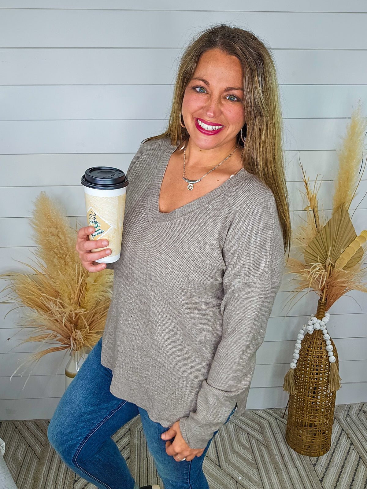 HEATHERED MOCHA WAFFLE TEXTURE V NECK KNIT TOP