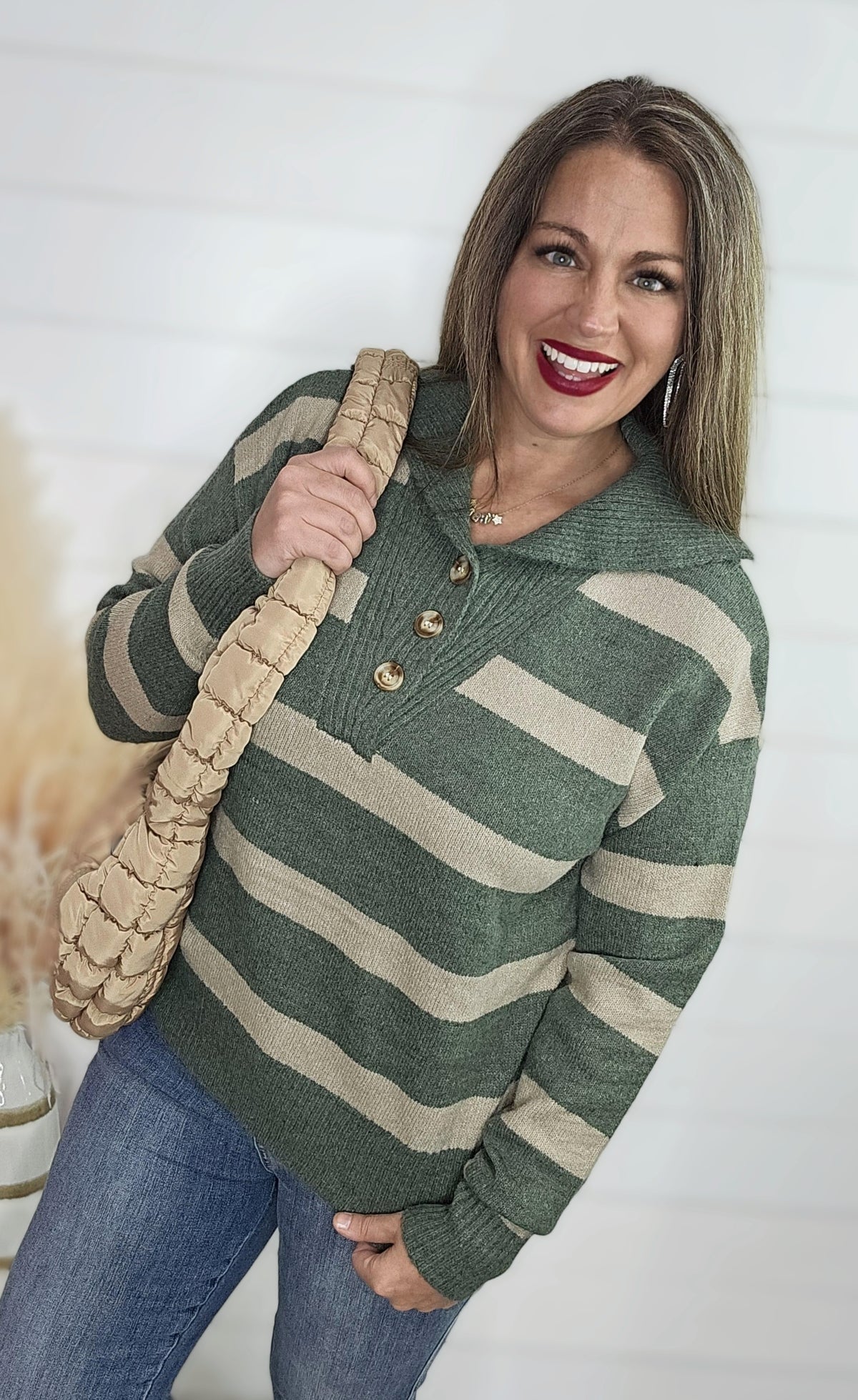 MOSS STRIPED BUTTON NECK LINE PLUSH SWEATER