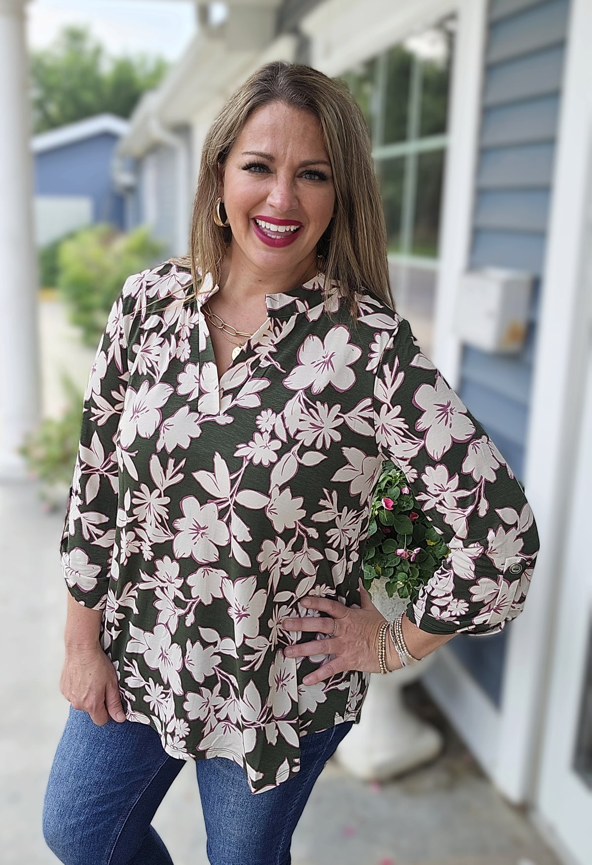 DEAR SCARLETT OLIVE FLORAL 3/4 SLEEVE LIZZY TOP