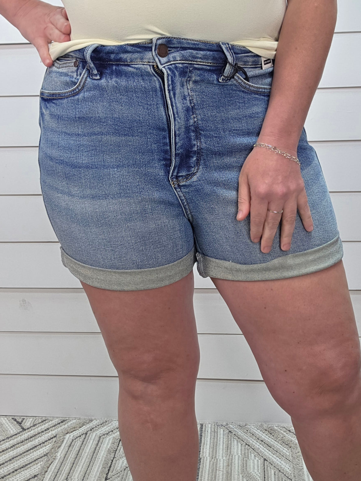 JUDY BLUE TUMMY CONTROL MEDIUM WASH CUFFED SHORTS