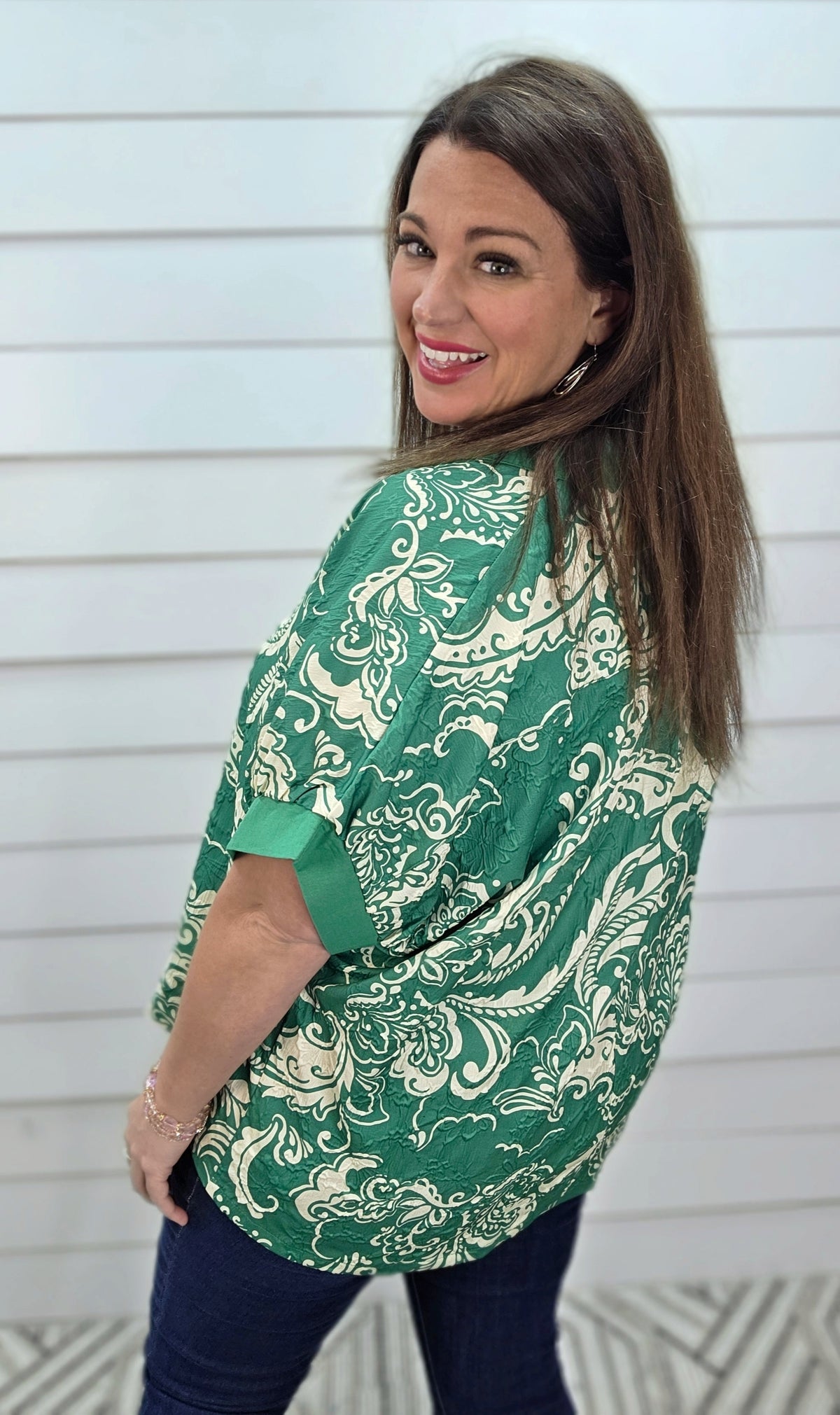 GREEN/CREAM TEXTURED OVERSIZED PRINTED V NECK TOP