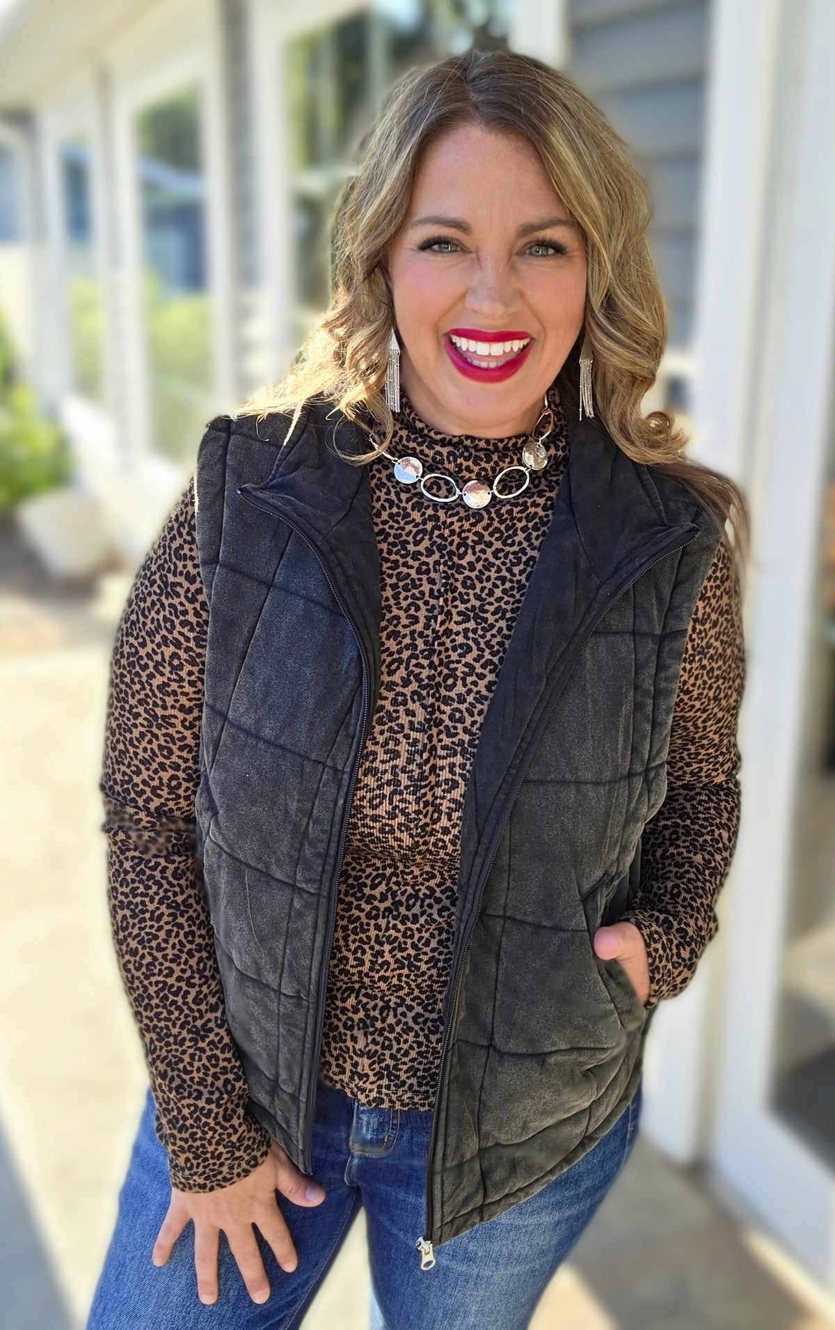 MINERAL WASH ULTRA SOFT QUILTED VEST - BLACK