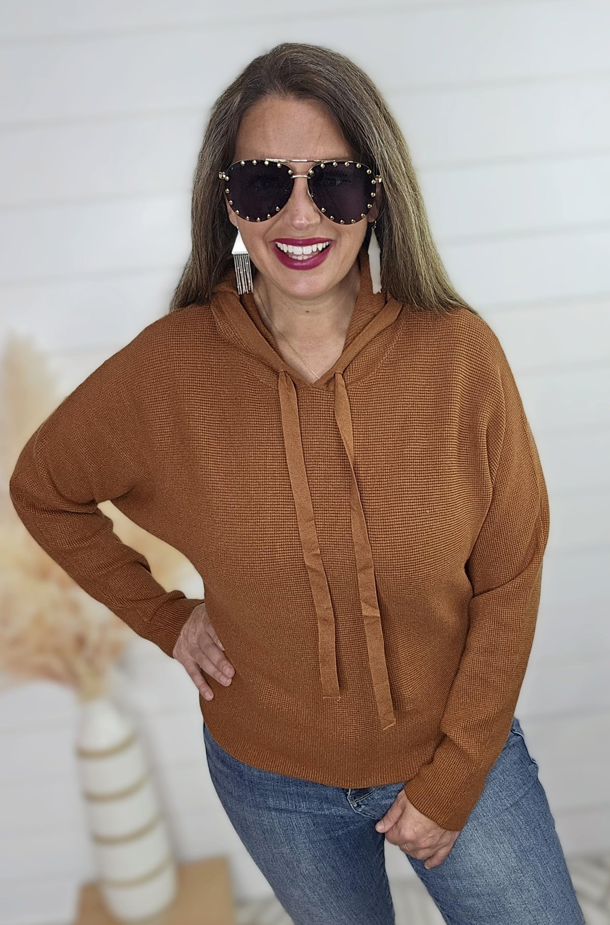 TOFFEE WAFFLE TEXTURED HOODED PULLOVER