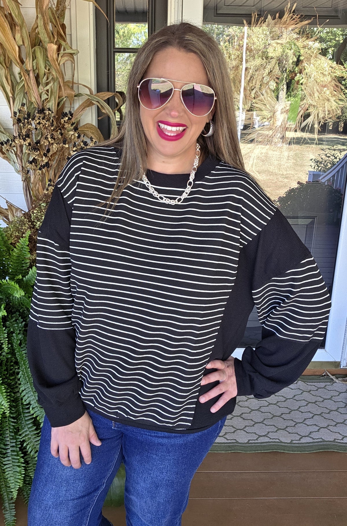 BLACK/WHITE STRIPED CONTRAST KNIT TOP
