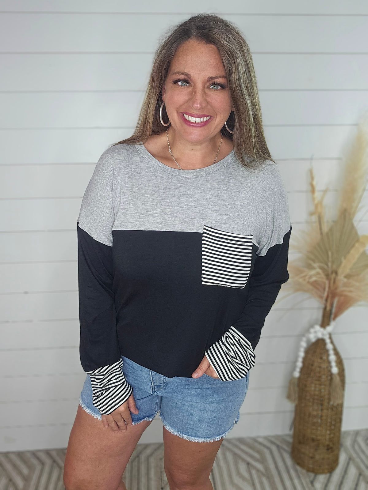 BLACK/GREY KNIT LONG SLEEVE COLORBLOCK TOP W/ STRIPES