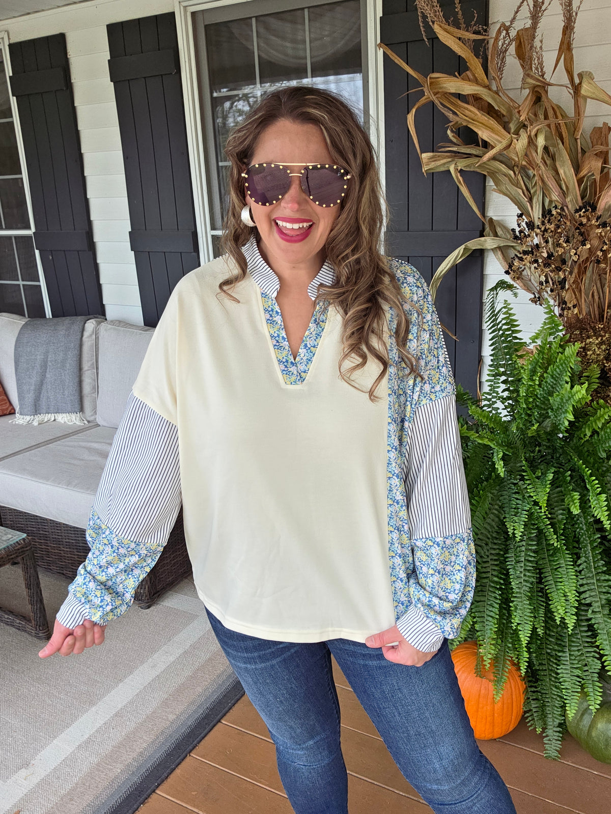 BEIGE FLORAL/STRIPED CONTRAST FRENCH TERRY V NECK TOP