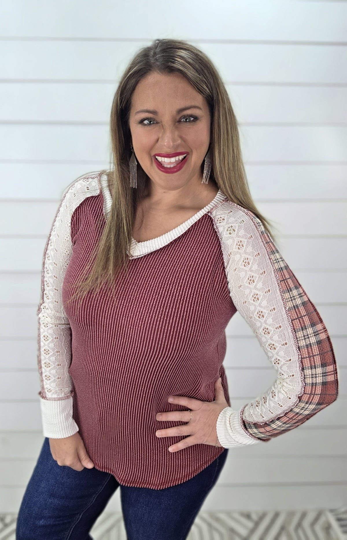 BURGUNDY LACE/PLAID CONTAST SLEEVE RAISED RIBBED TOP