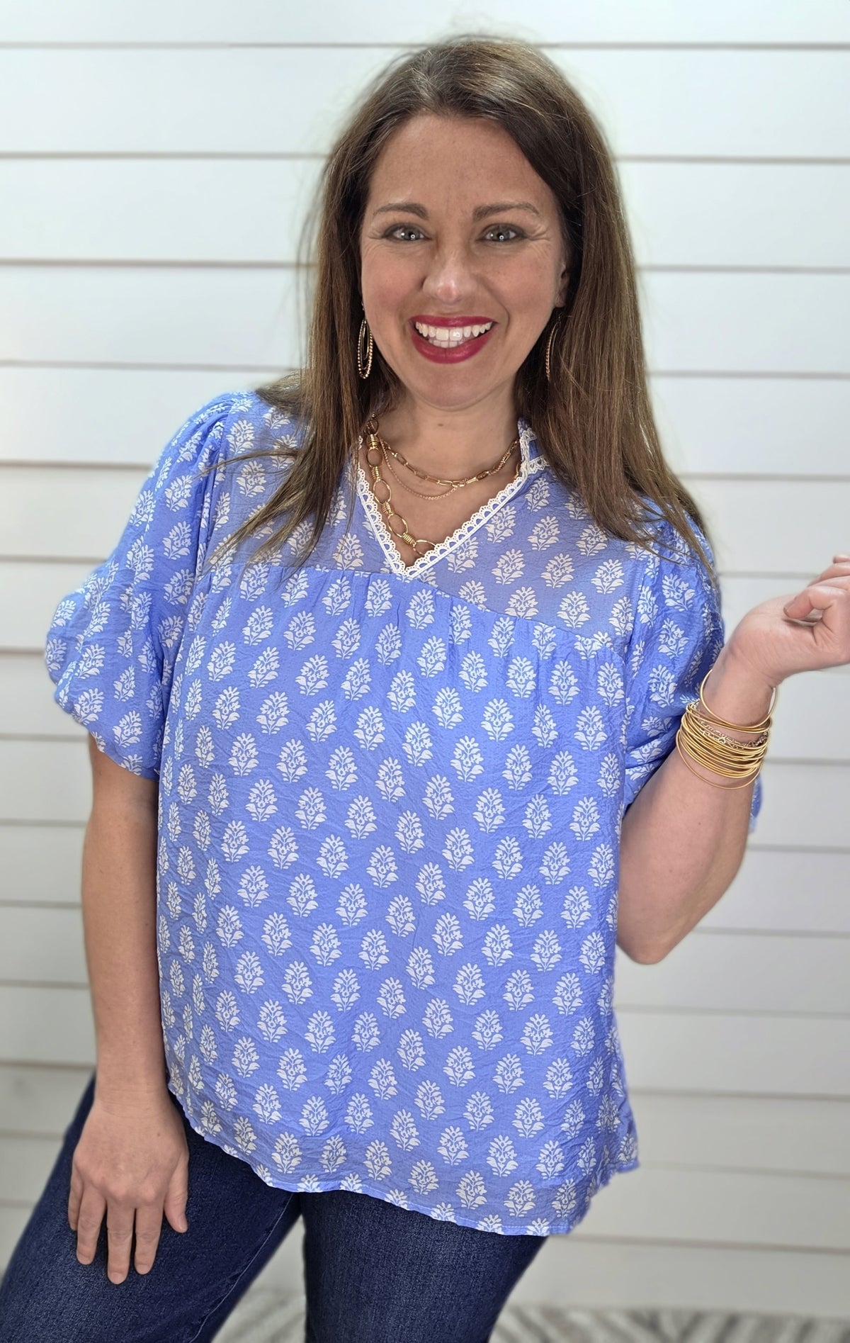LIGHT BLUE/CREAM PRINTED V NECK TOP W/ LACE TRIM