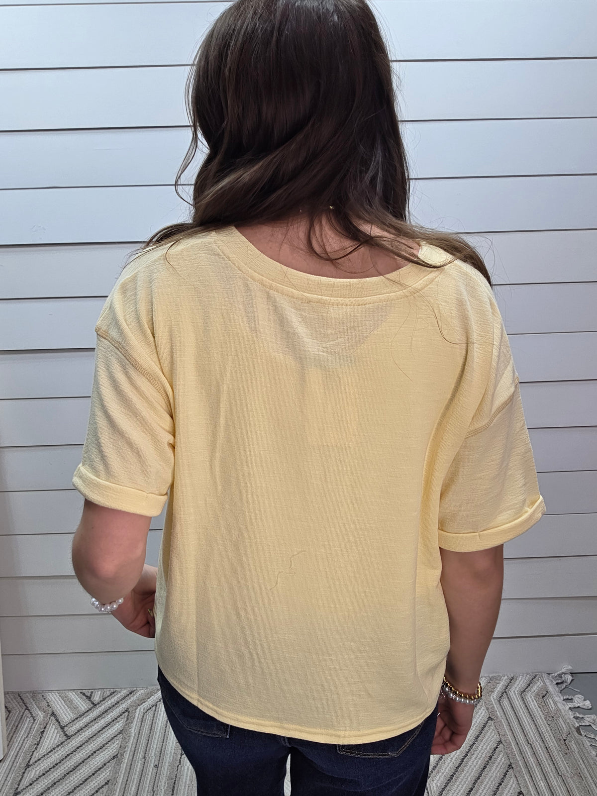BUTTER YELLOW FLOWY KNIT SHORT SLEEVE TOP