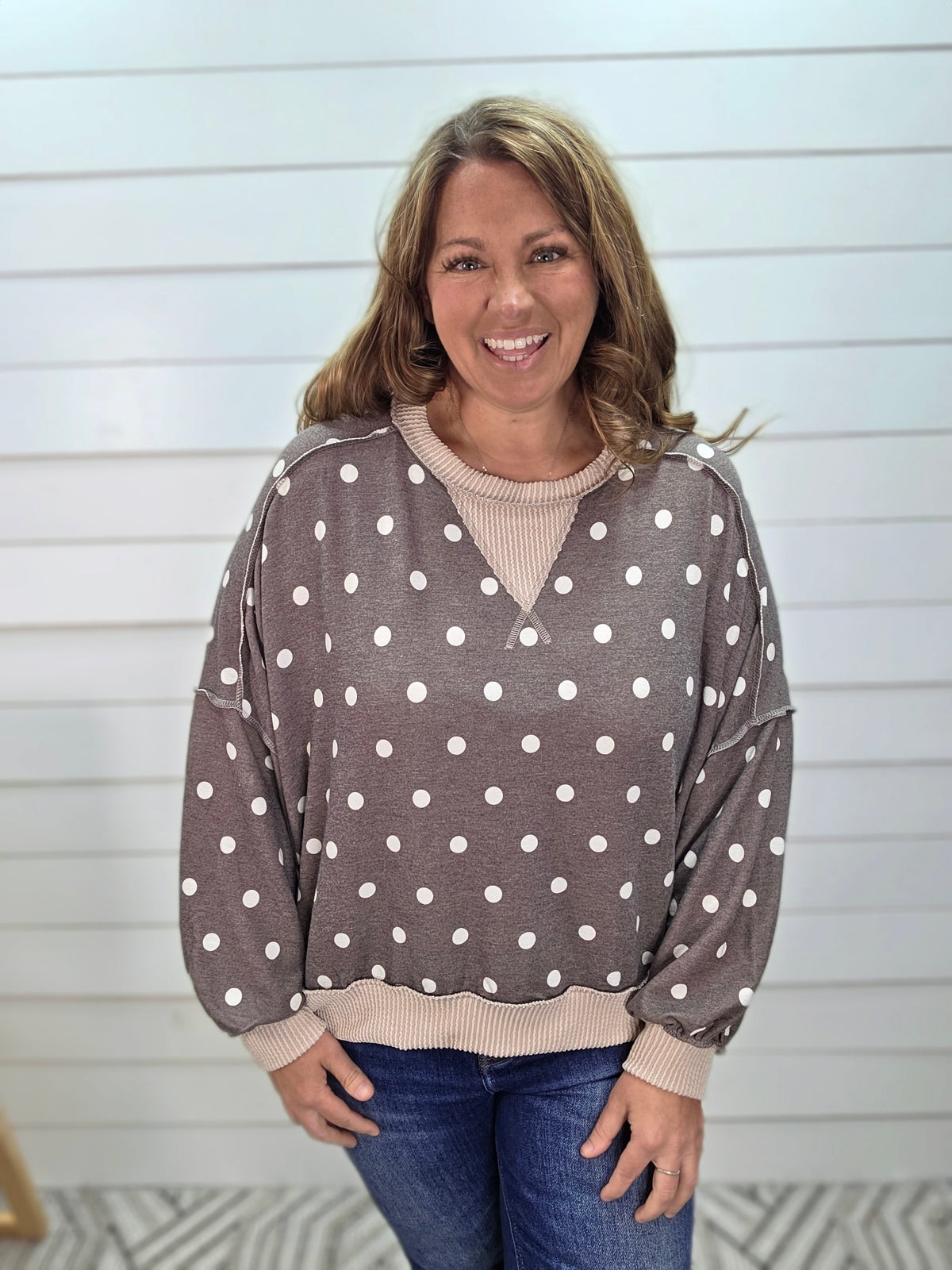 BROWN/TAUPE POLKA DOT OVERSIZED KNIT TOP