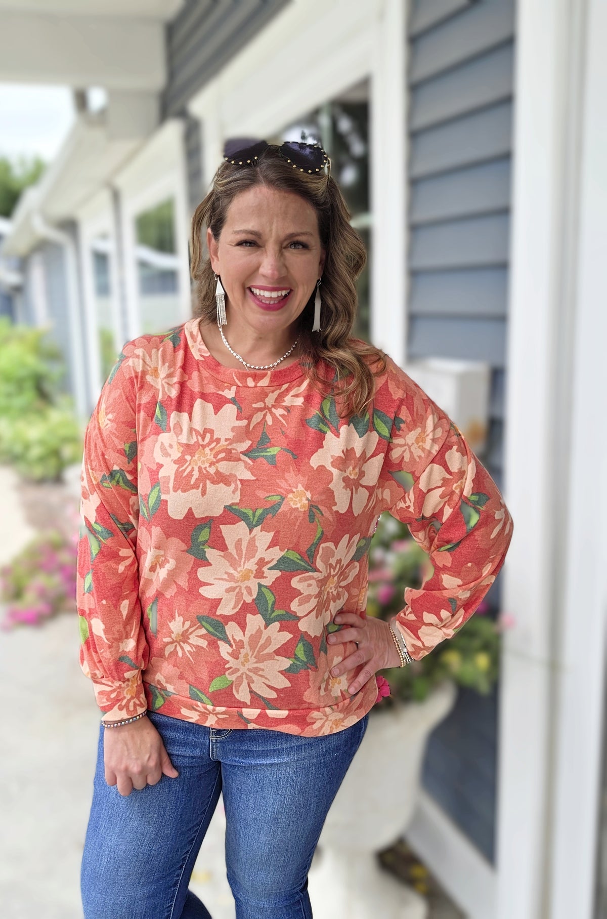 RED BRUSHED KNIT FLORAL TOP