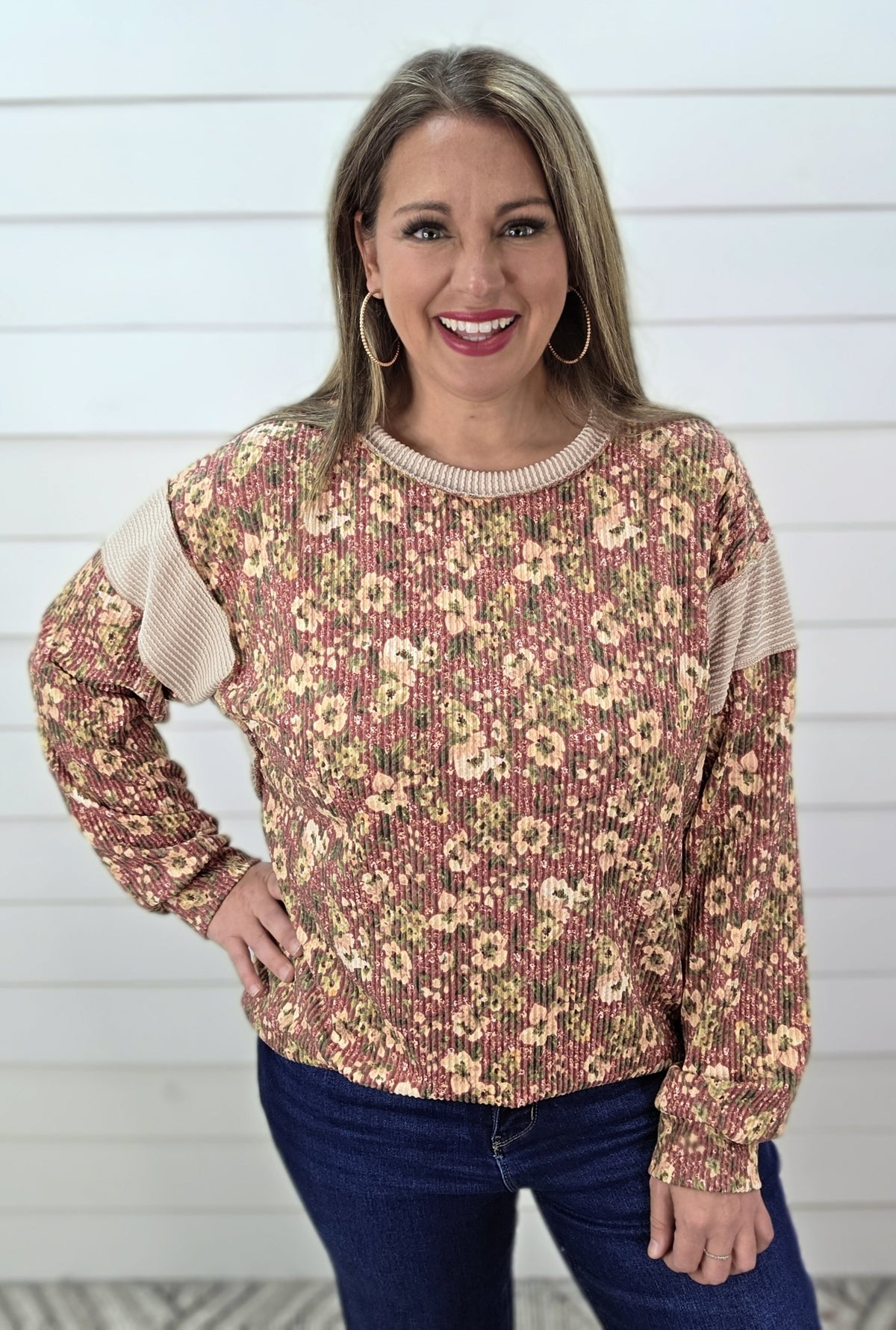 BERRY/MOCHA FLORAL RAISED RIBBED KNIT TOP