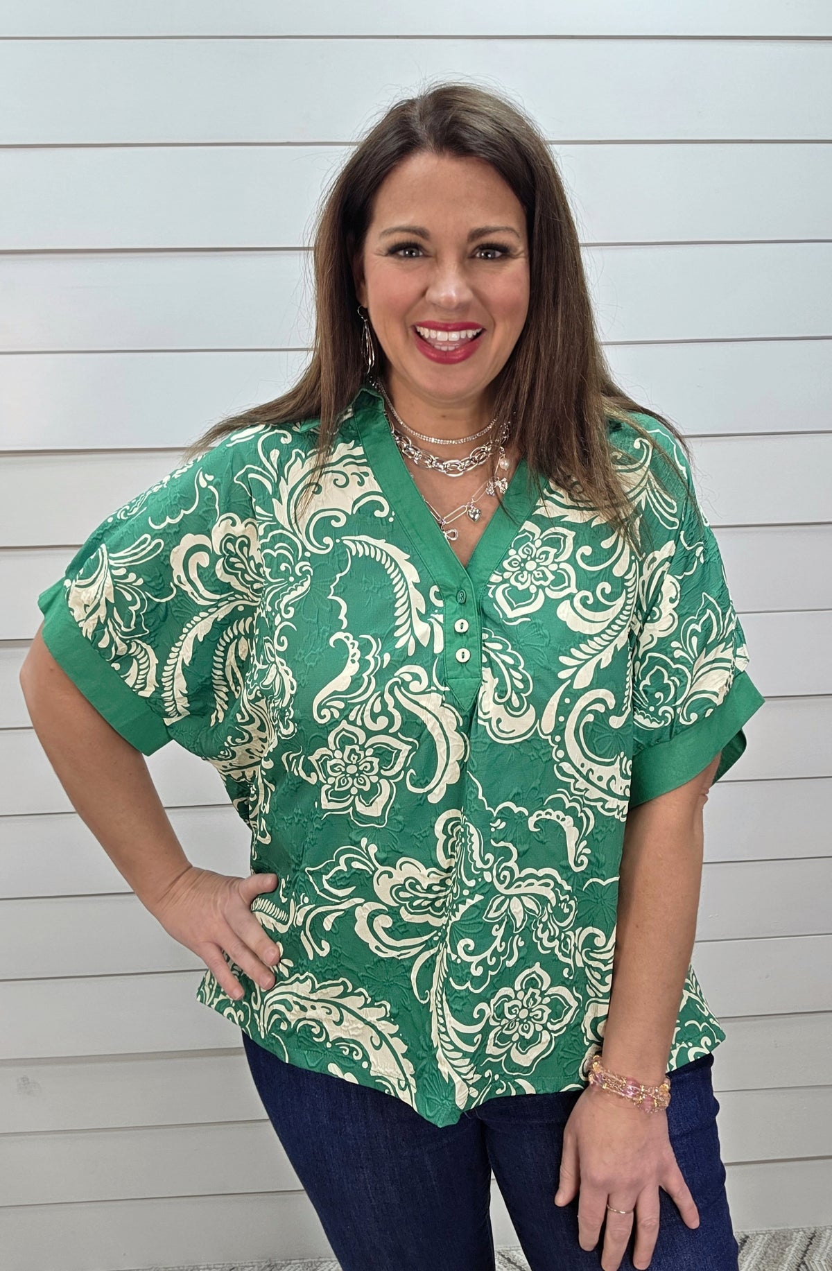 GREEN/CREAM TEXTURED OVERSIZED PRINTED V NECK TOP