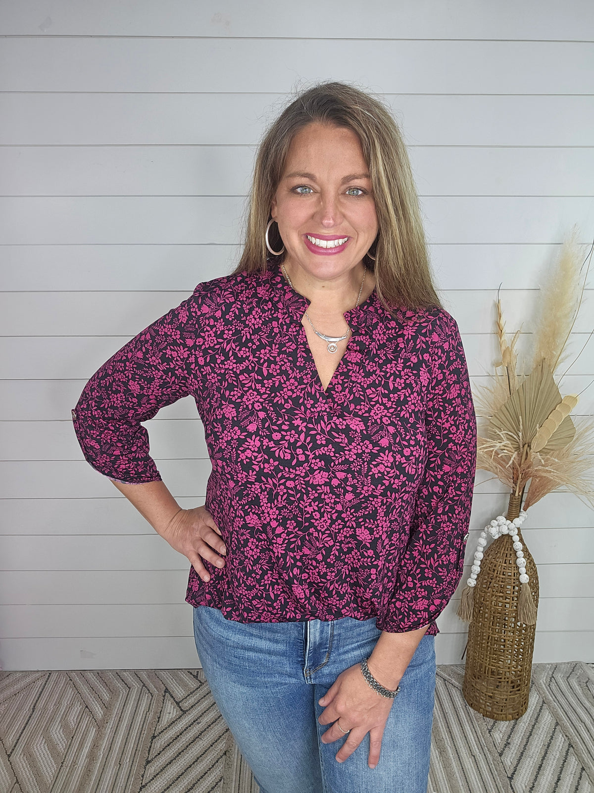 BLACK/HOT MAGENTA FLORAL 3/4 SLEEVE LIZZY TOP