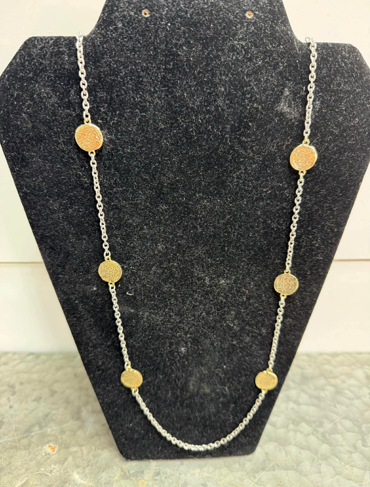 GOLD AND SILVER TWO TONE HAMMERED CIRCLE 32" NECKLACE