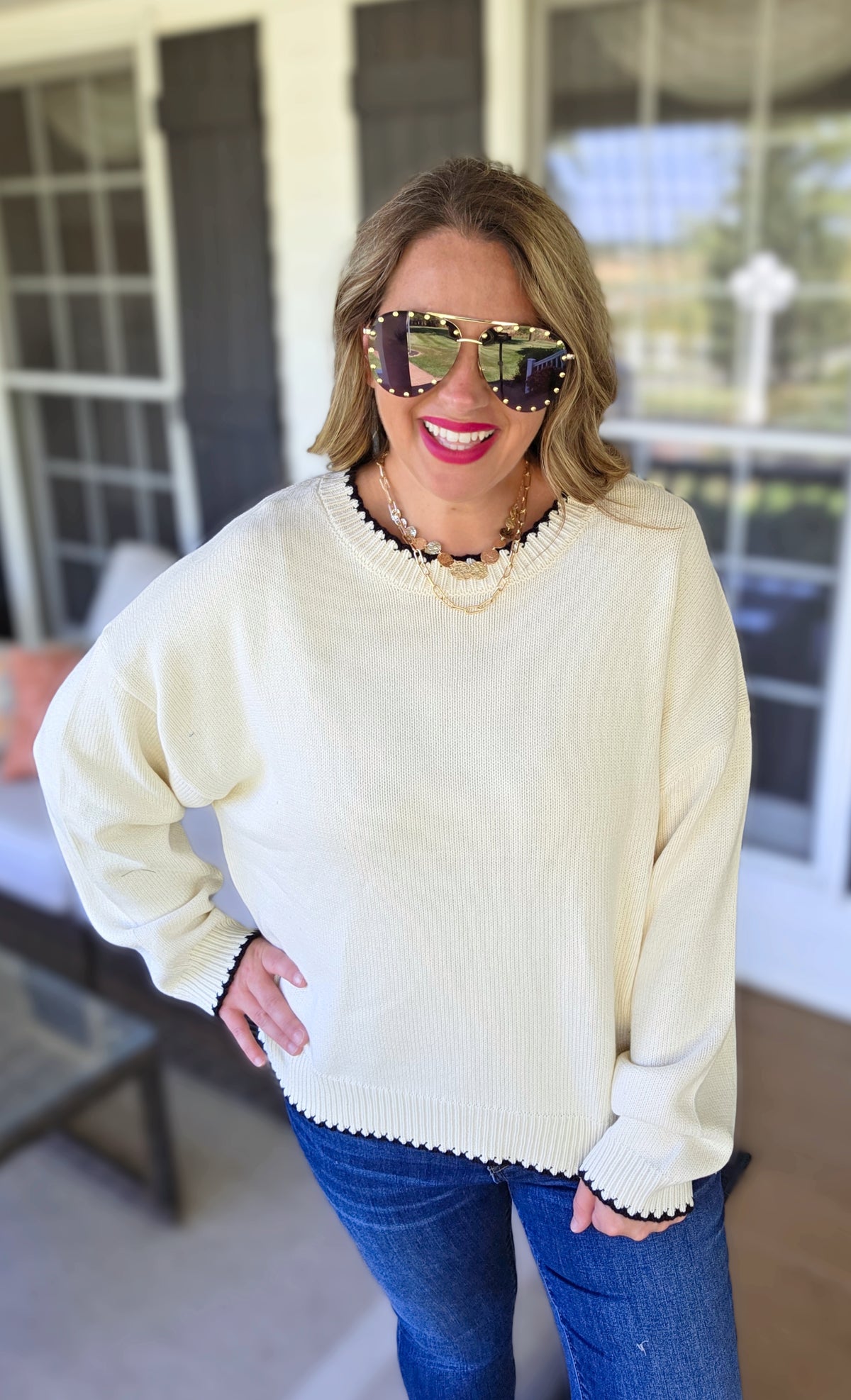 CREAM/BLACK STITCH PULLOVER SWEATER