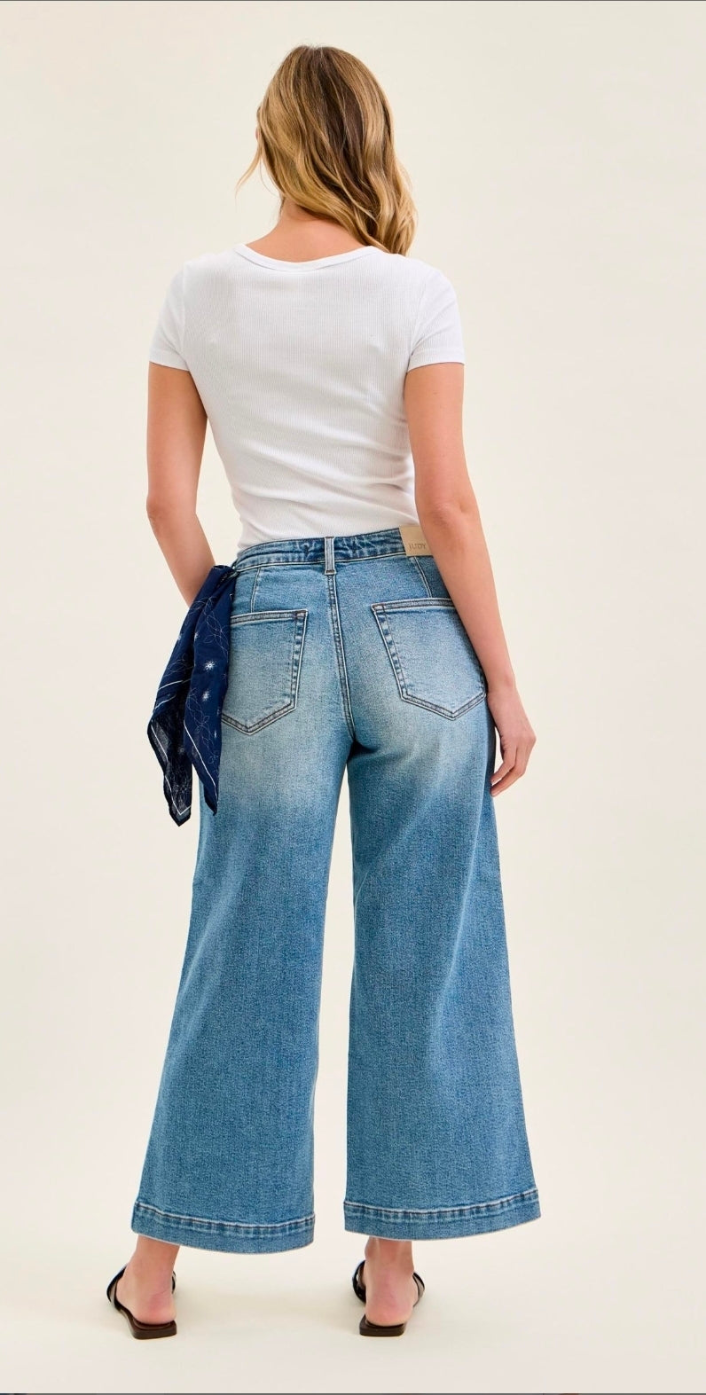 JUDY BLUE MID RISE ANKLE WIDE LEG W/ BACK DART & BANDANA LOOP