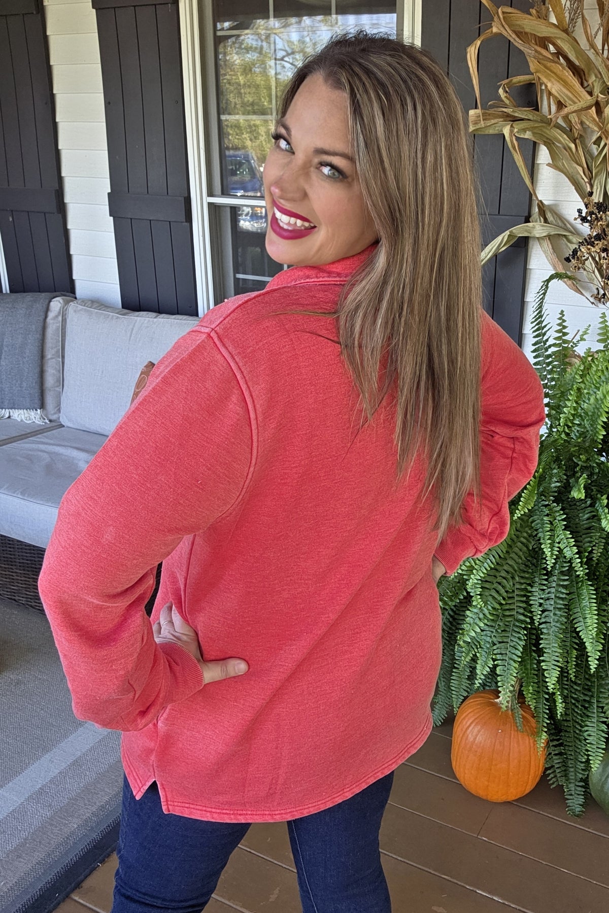 RED MINERAL WASH QUARTER ZIP PULLOVER W/ POCKETS