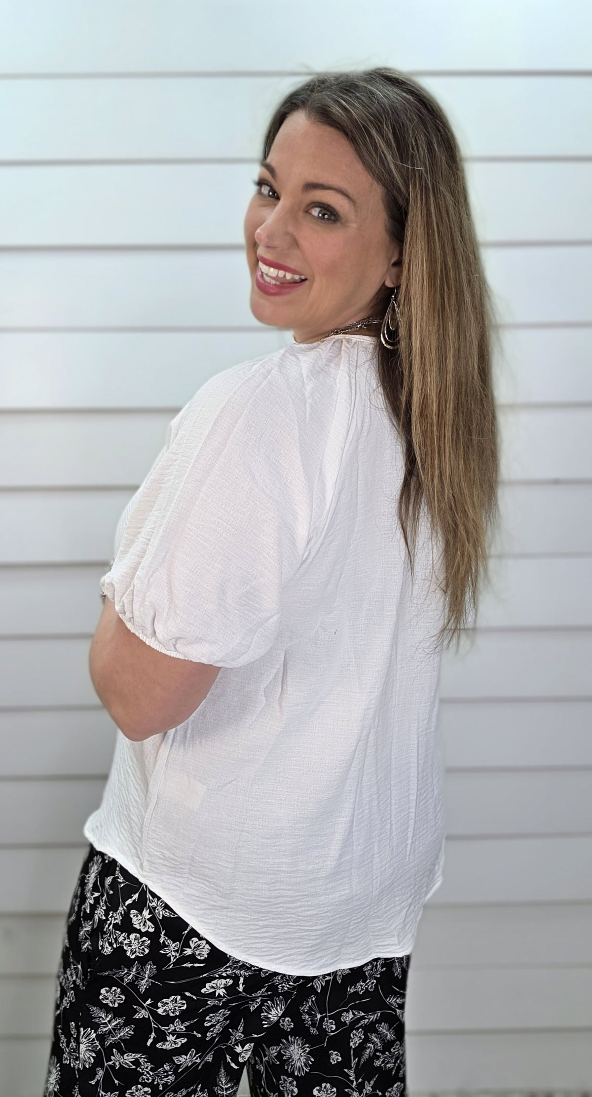 IVORY BUTTON DOWN WOVEN TOP W/ ELASTIC SLEEVE BAND