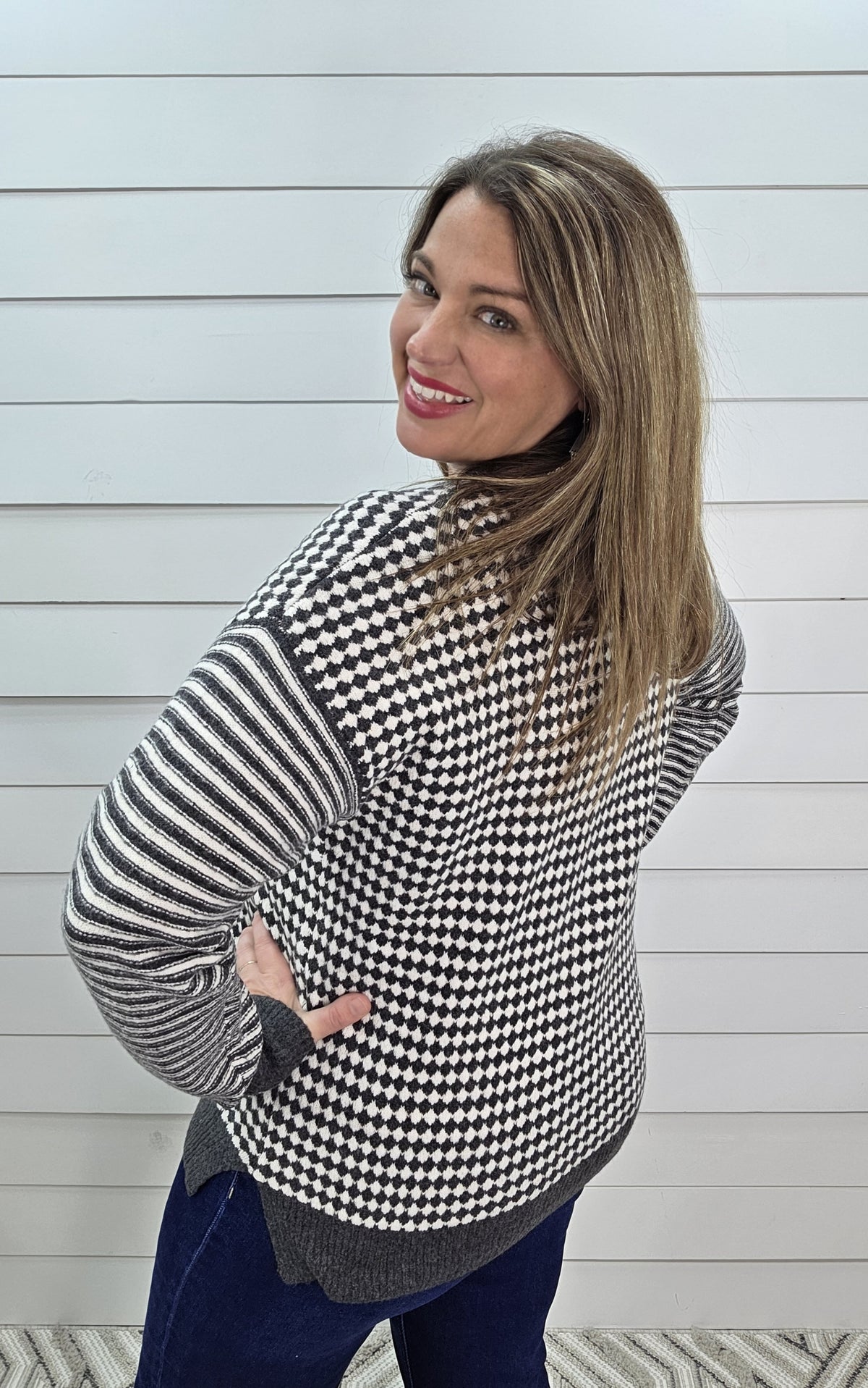 CHARCOAL CHECKERBOARD/STRIPED CONTRAST SWEATER