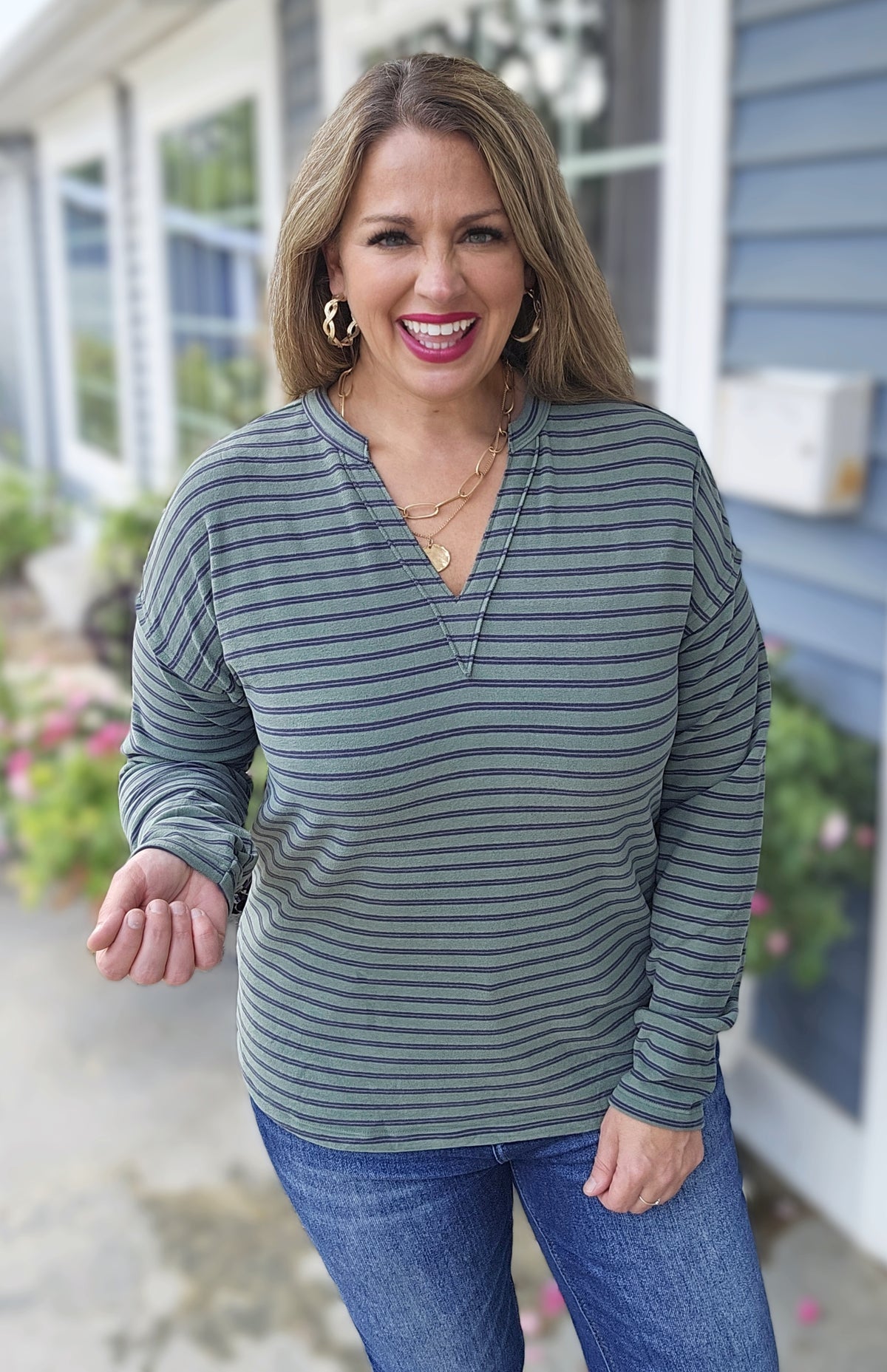 OLIVE V NECK MICRO BRUSHED LONG SLEEVE KNIT TOP