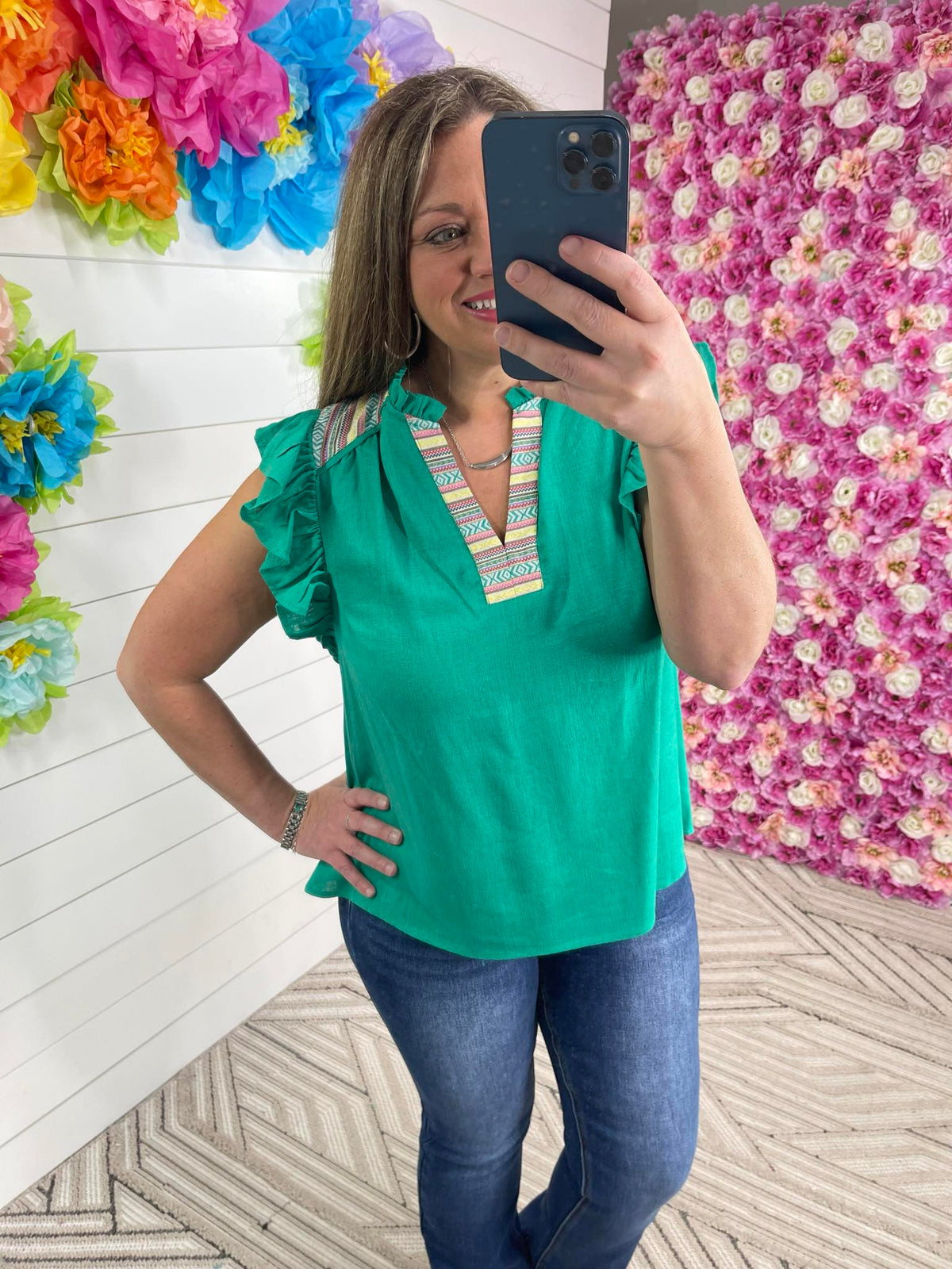 GREEN LINEN BLEND SPLIT NECK TOP