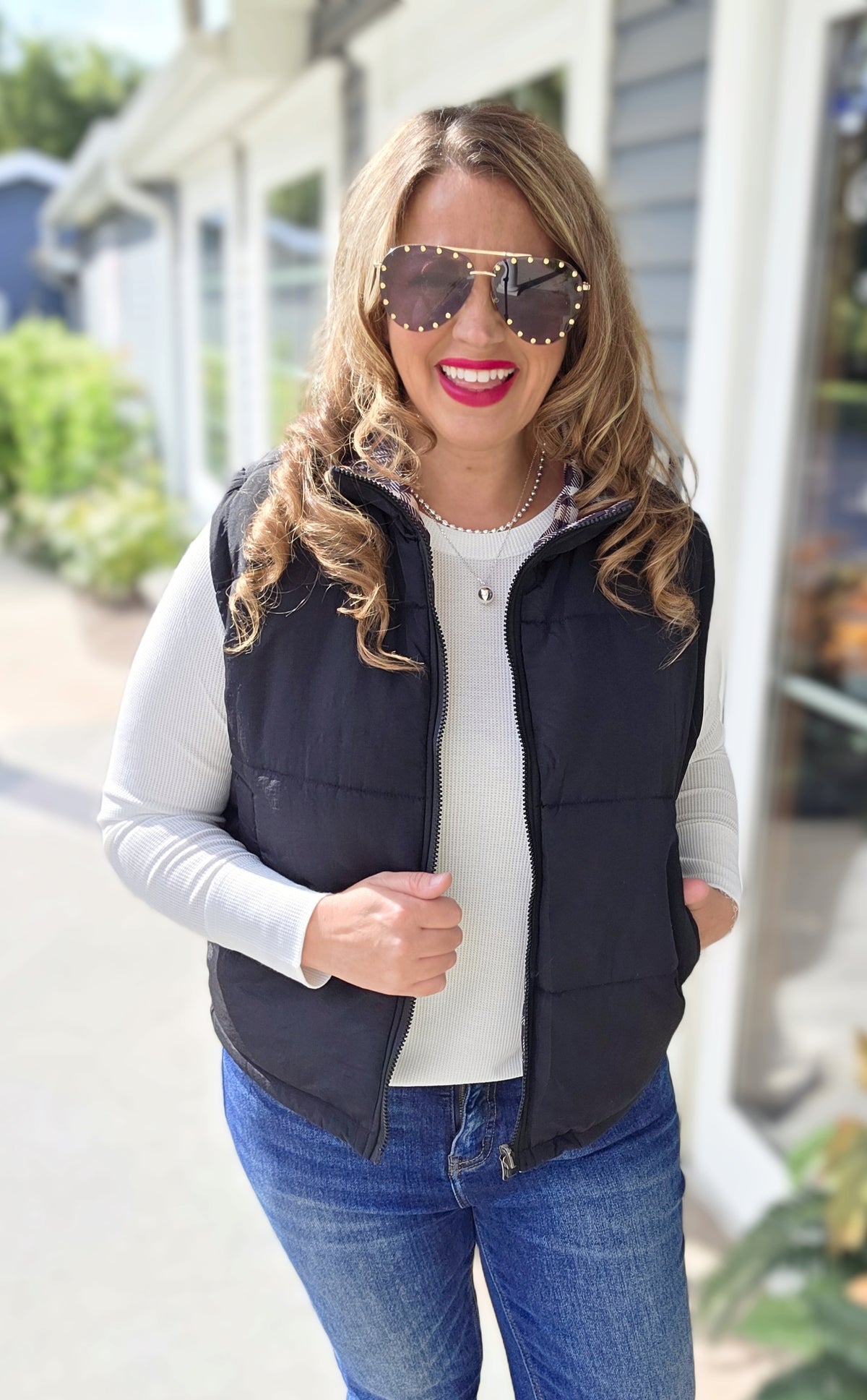 BLACK/PLAID REVERSIBLE VEST