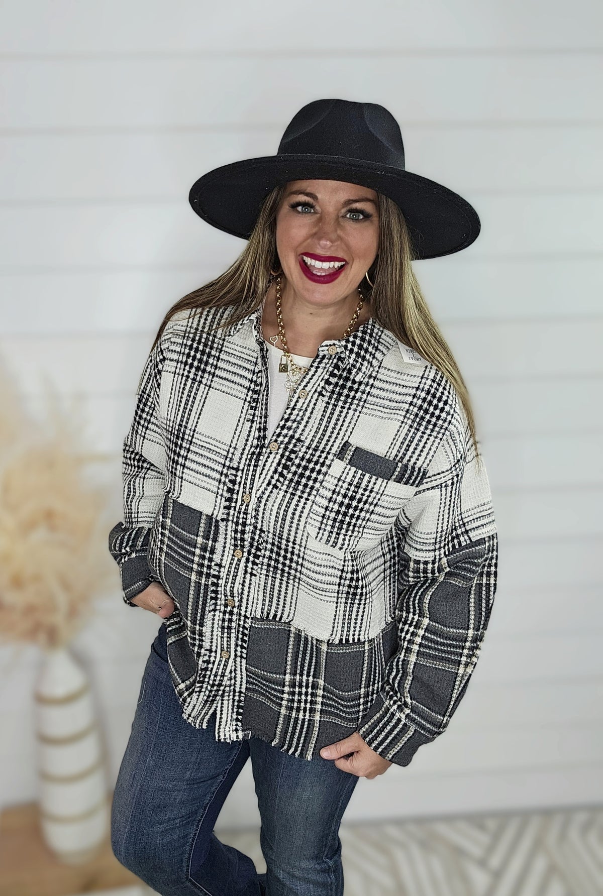 IVORY/CHARCOAL WAFFLE TEXTURE PLAID CONTRAST BUTTON DOWN