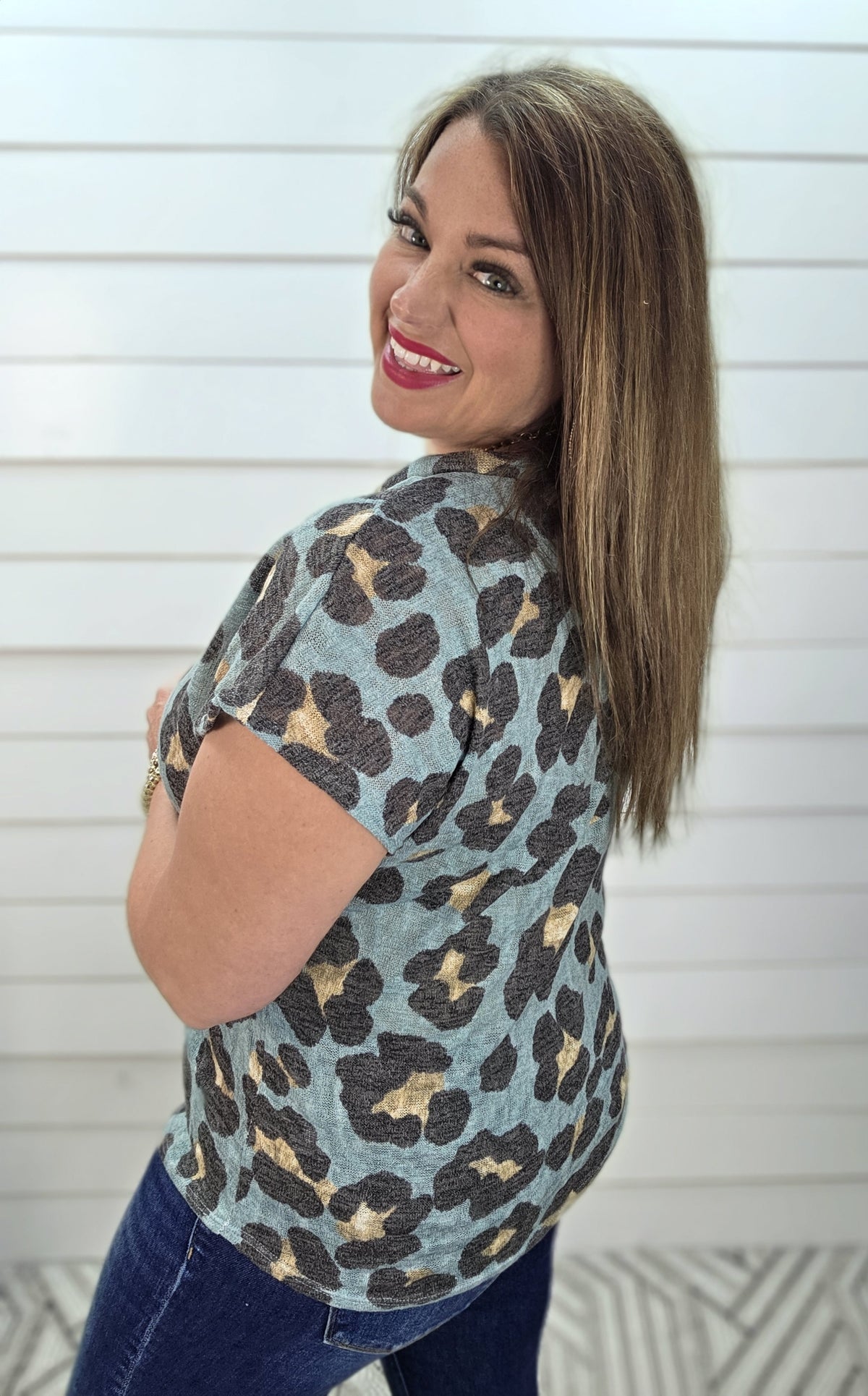 TEAL LEOPARD V NECK KNIT TOP