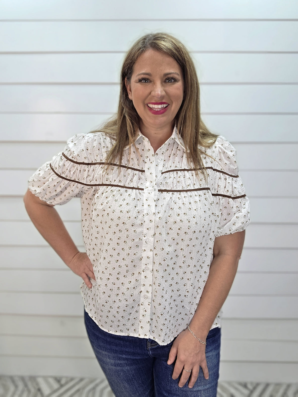 WHITE/MUSHROOM PRINTED BUTTON DOWN FLOWY TOP