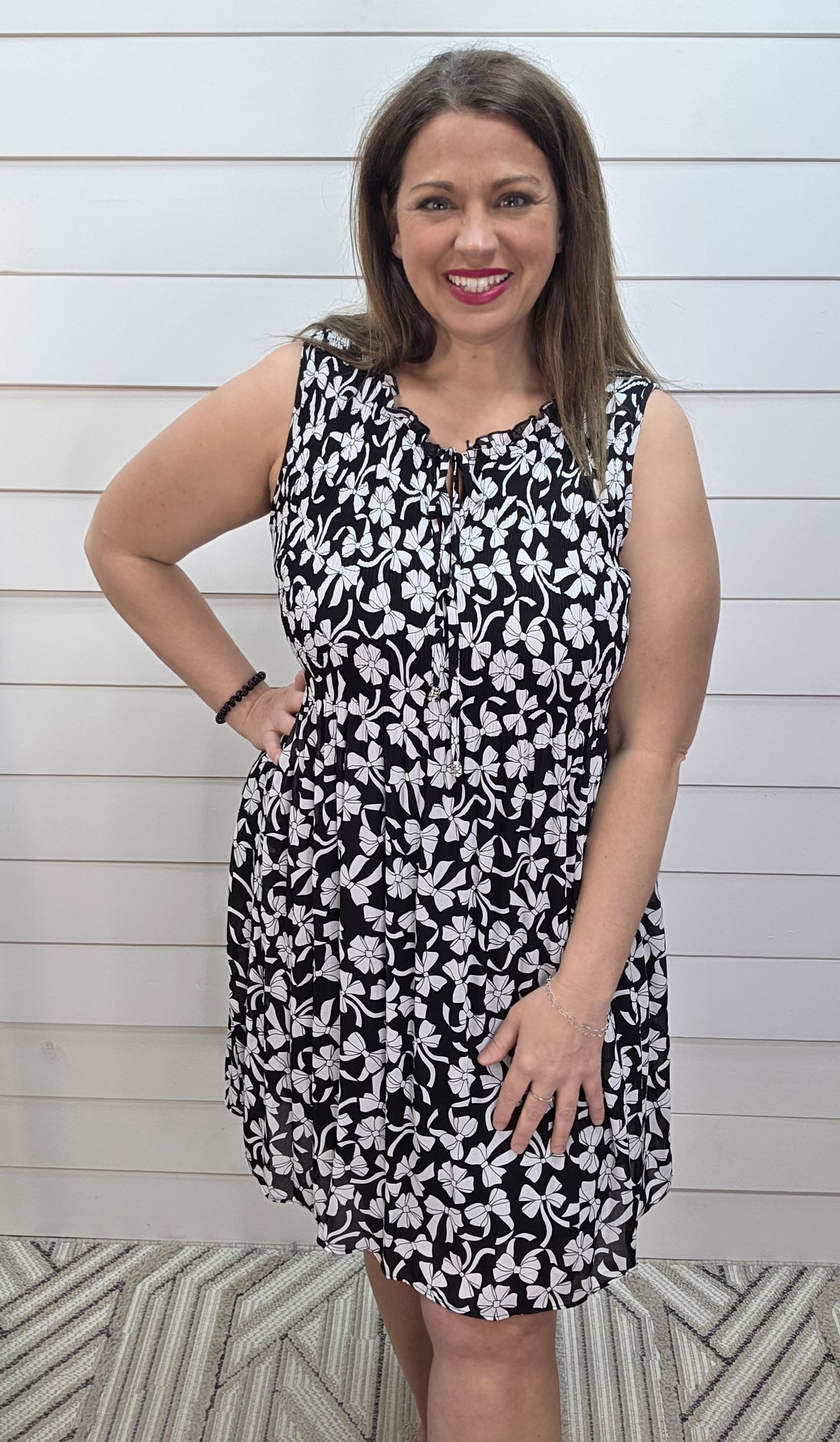 BLACK/WHITE LOOSE SMOCK BOW PRINT DRESS