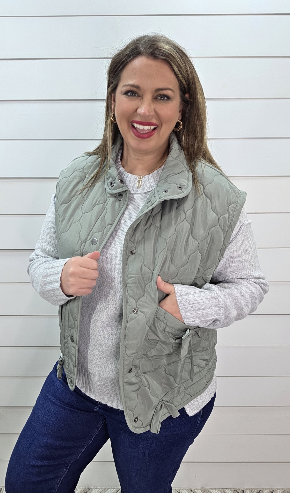 DUSTY SAGE QUILTED BOW TRIM VEST