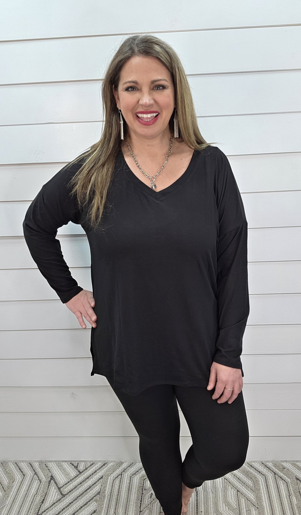 BUTTER SOFT V NECK SET - BLACK