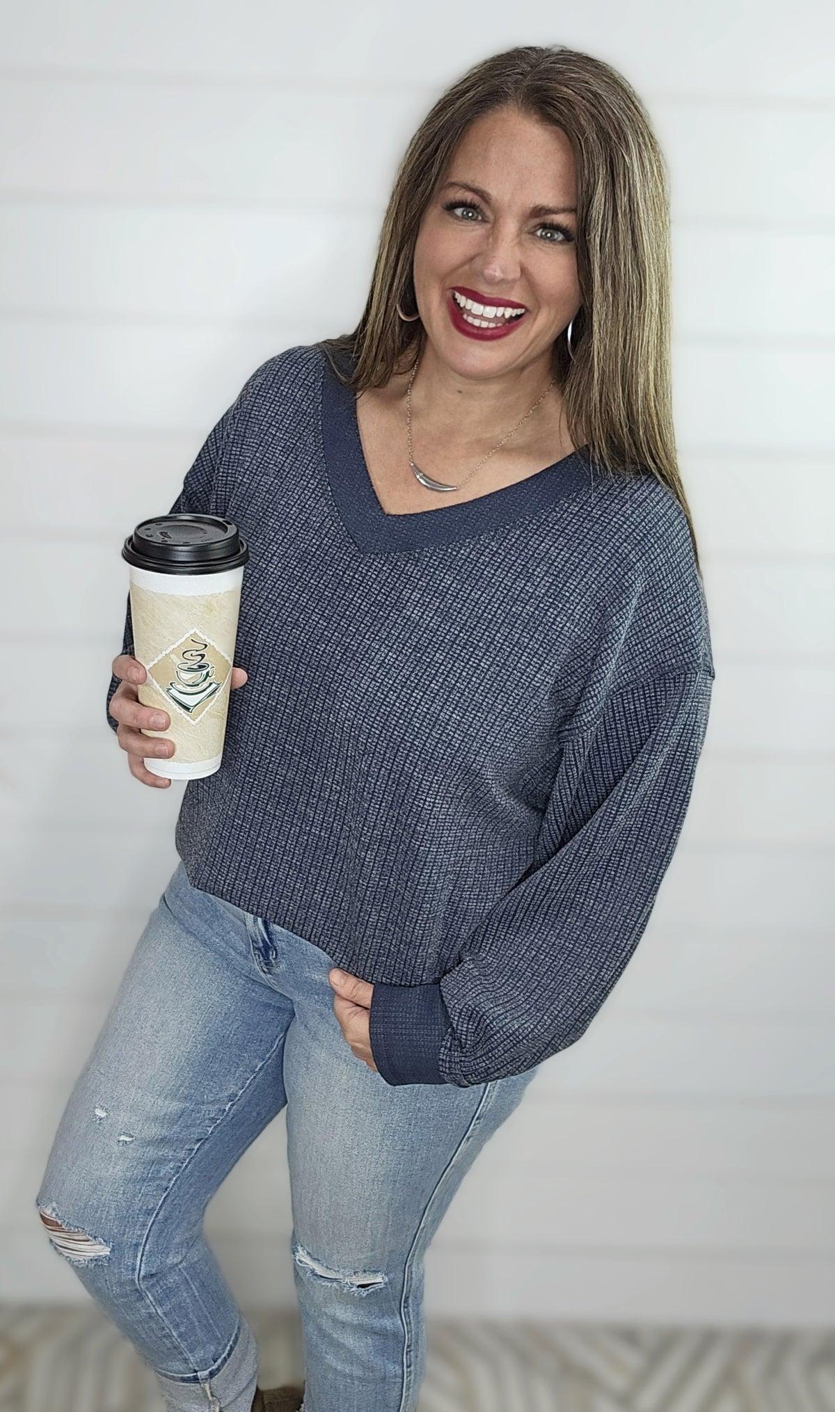 NAVY WAFFLE TEXTURED V NECK KNIT TOP