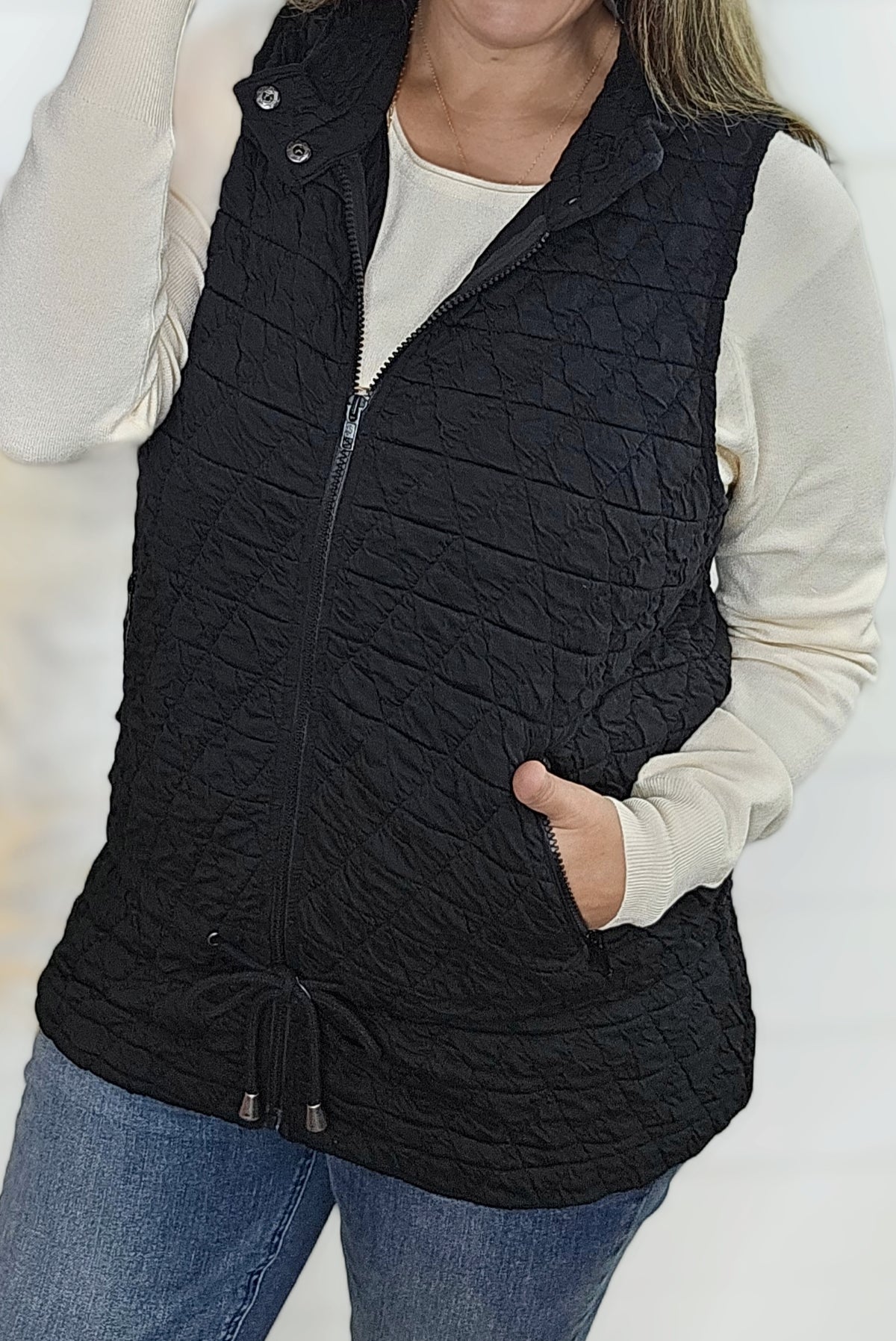 BLACK QUILTED ZIP UP VEST