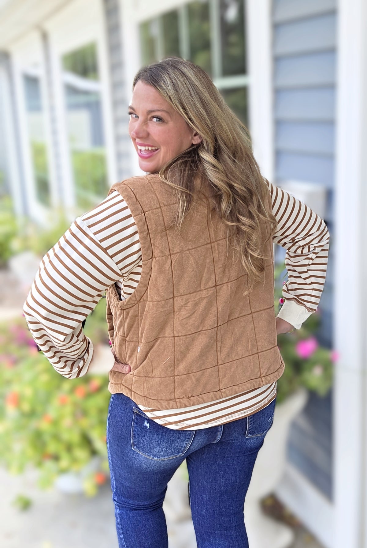 MINERAL WASH ULTRA SOFT QUILTED VEST - BROWN