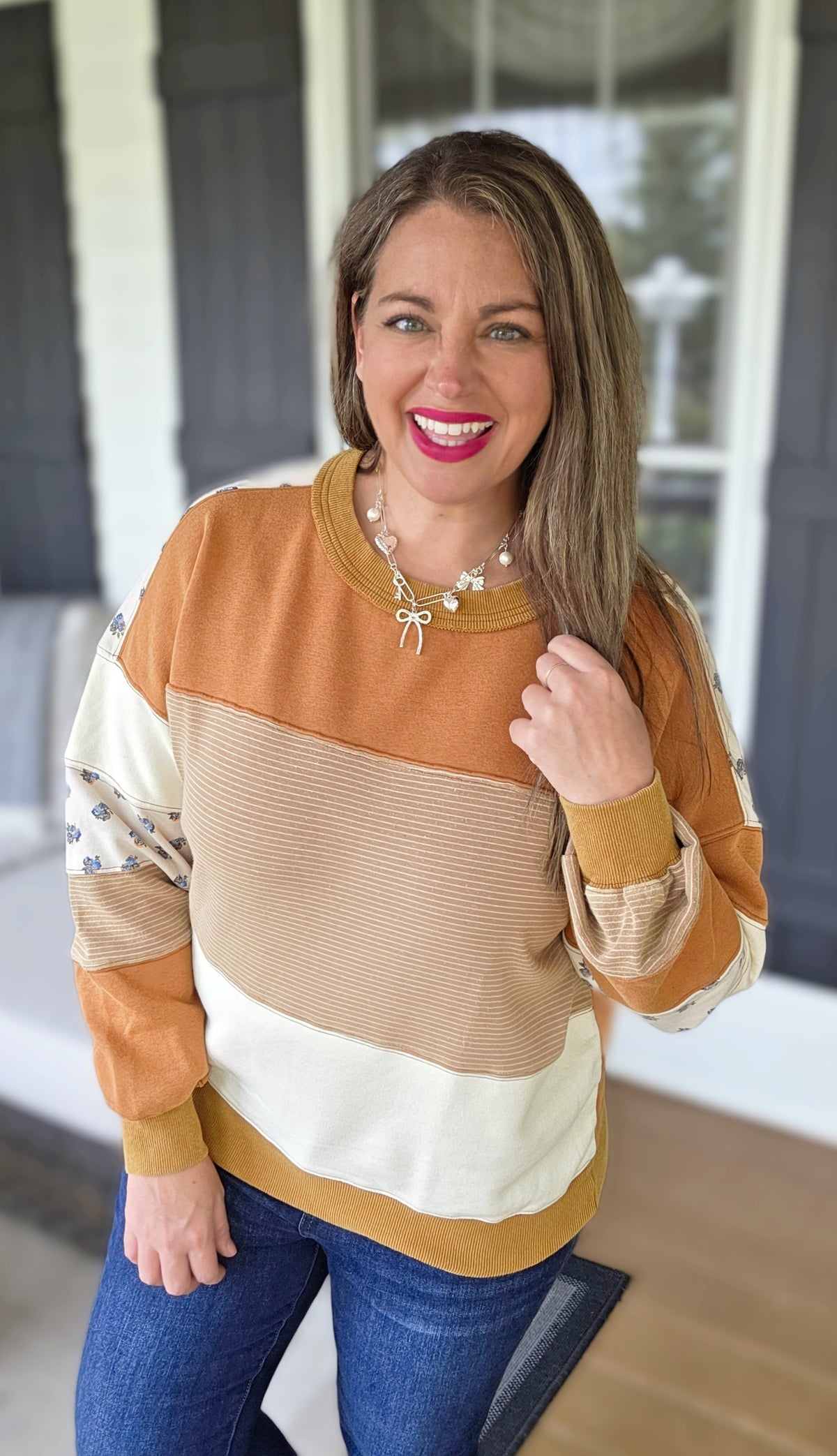 CAMEL COLORBLOCK FLORAL ACCENT PULLOVER