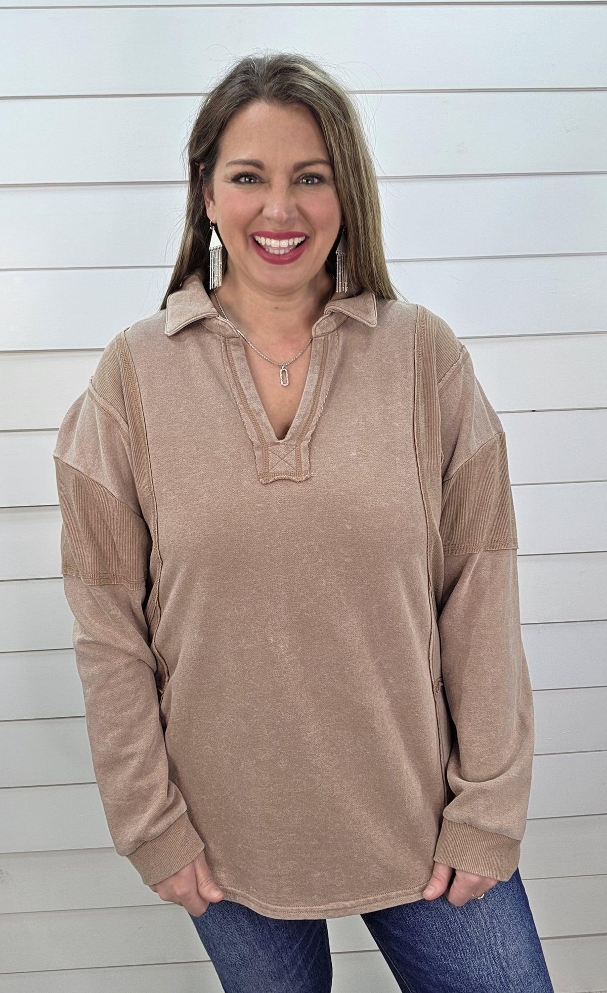 MOCHA MINERAL WASH V NECK PULLOVER