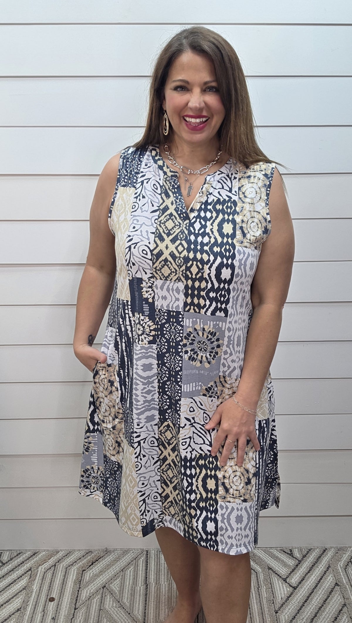 CREAM/GREY/TAUPE GEO PRINT SLEEVELESS DRESS L