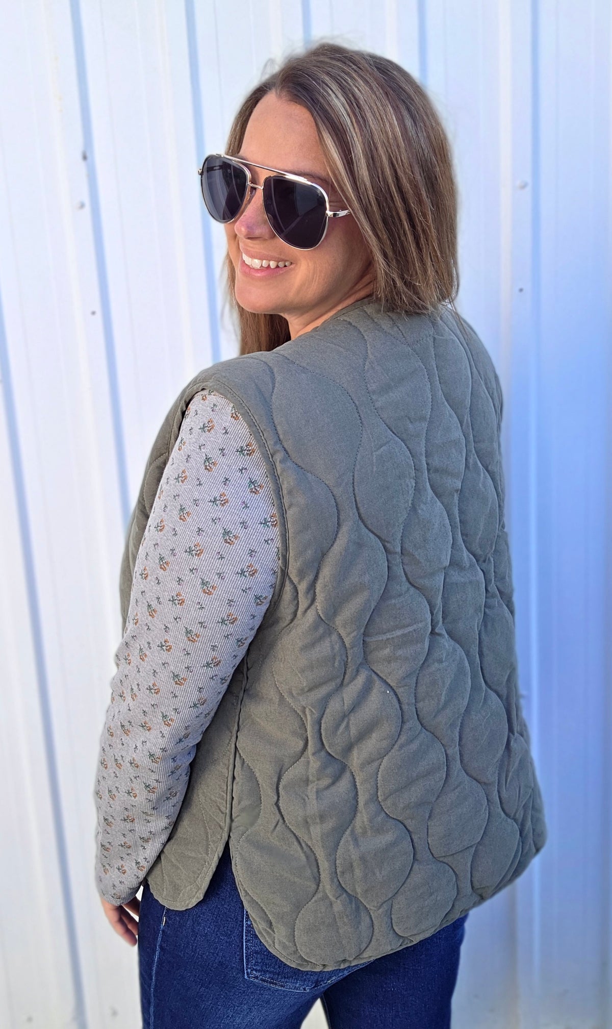 OLIVE QUILTED WOVEN ZIP UP VEST