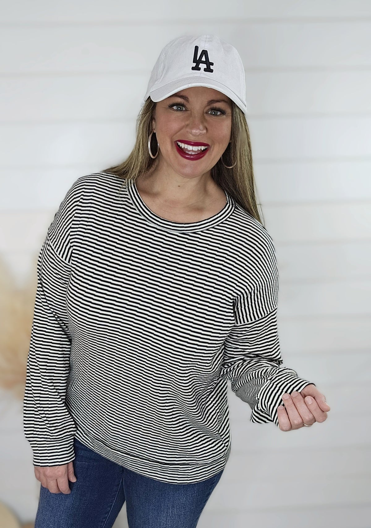 BLACK/IVORY TEXTURED STRIPED LONG SLEEVE KNIT TOP