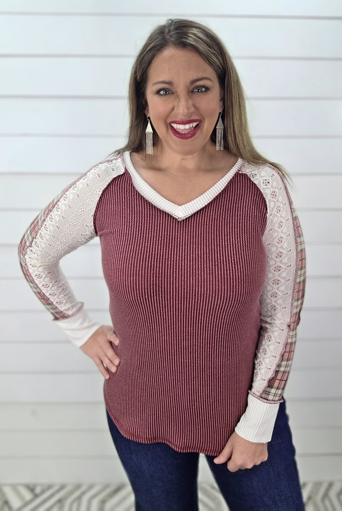 BURGUNDY LACE/PLAID CONTAST SLEEVE RAISED RIBBED TOP