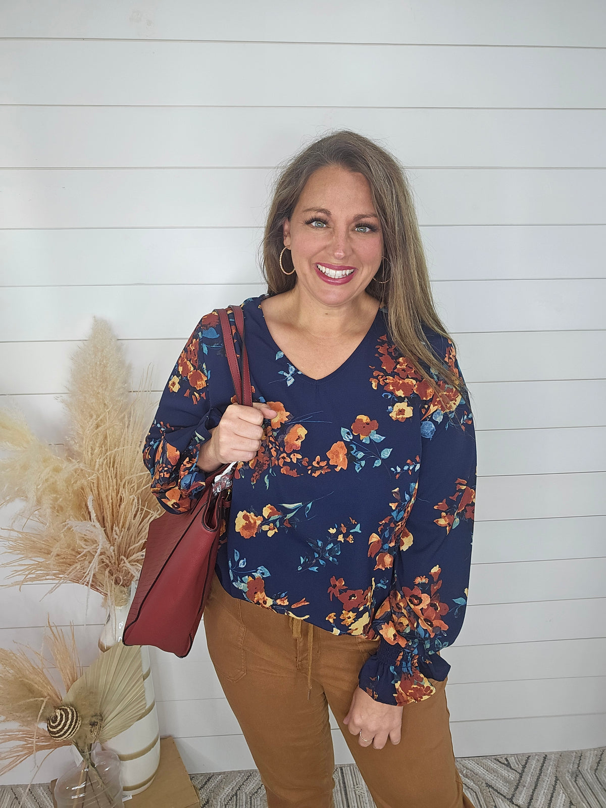 NAVY FLORAL WOVEN TOP W/ SMOCKED CUFF SLEEVES