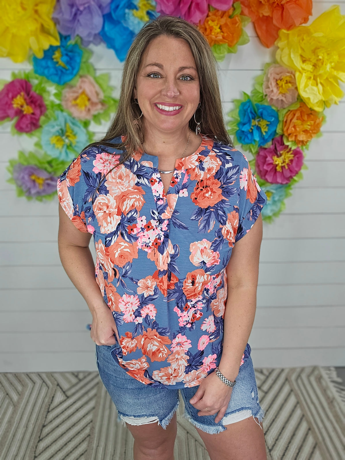 GREY/CORAL FLORAL SHORT SLEEVE LIZZY