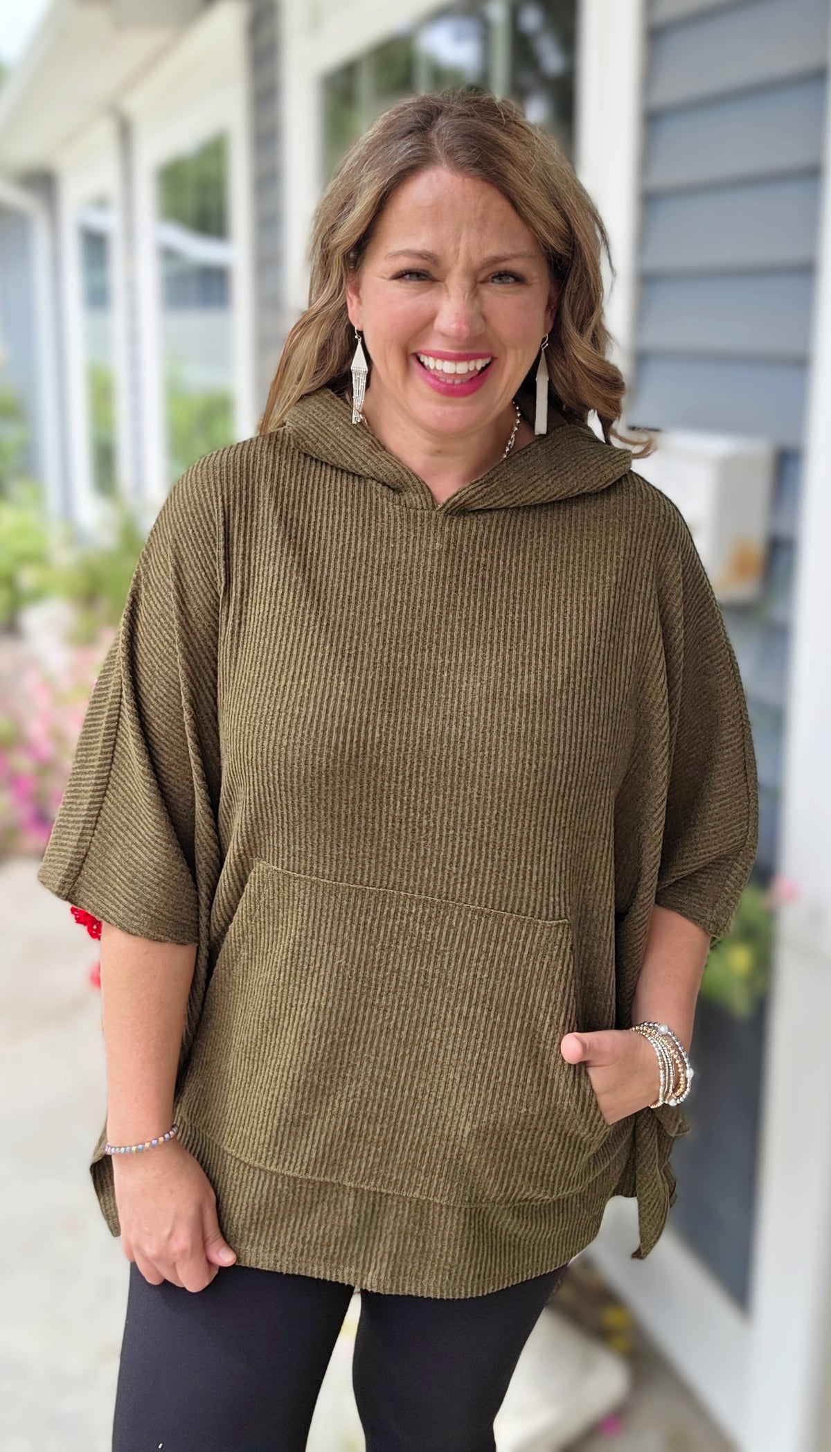 DEAR SCARLETT HORIZON PONCHO HOODIE - OLIVE