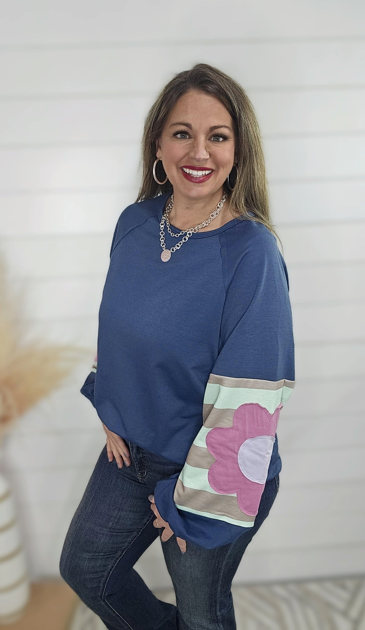 NAVY FLORAL/STRIPED SLEEVE TOP