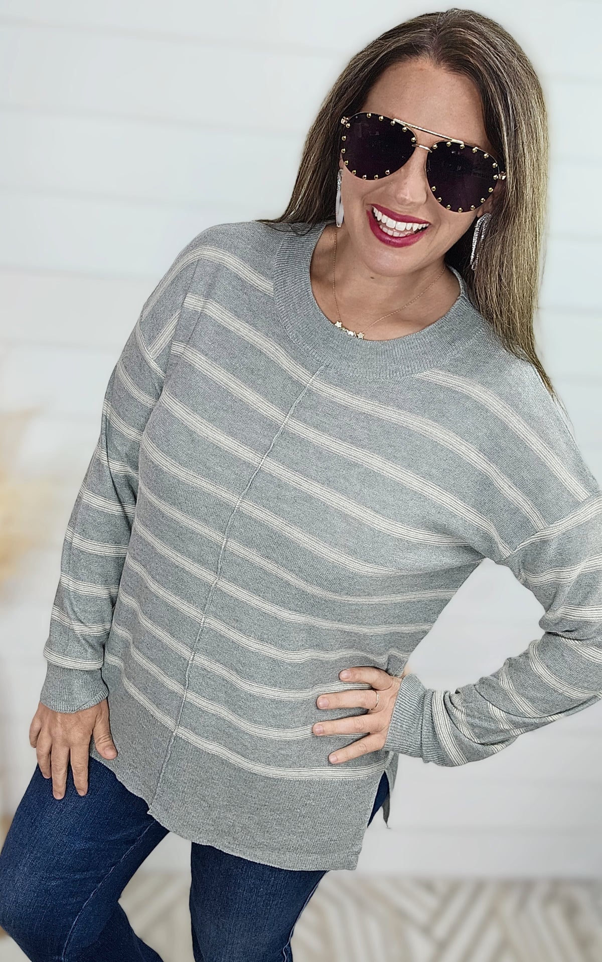 BLUEGREY/OATMEAL STRIPED CENTER SEAM LIGHT WEIGHT SWEATER