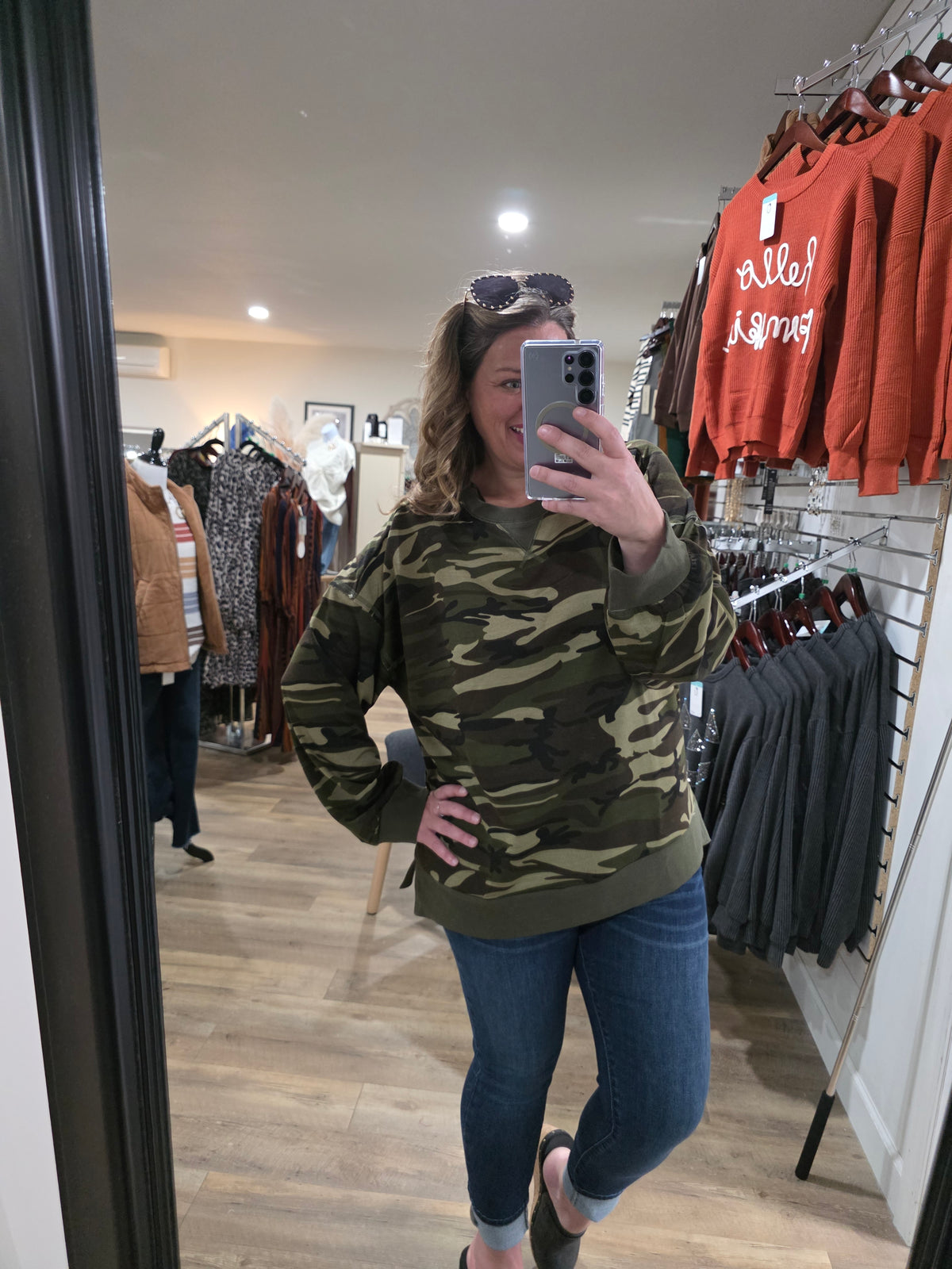 CAMO FRENCH TERRY PULLOVER TOP