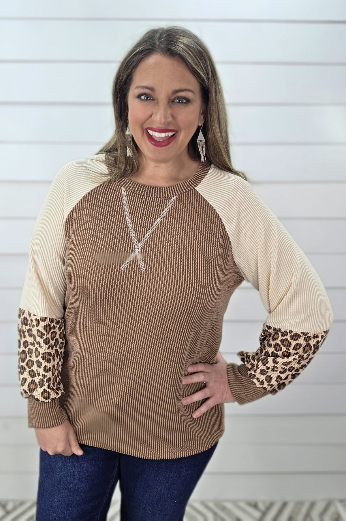 CHESTNUT RAISED RIBBED ANIMAL PRINT TRIM KNIT TOP