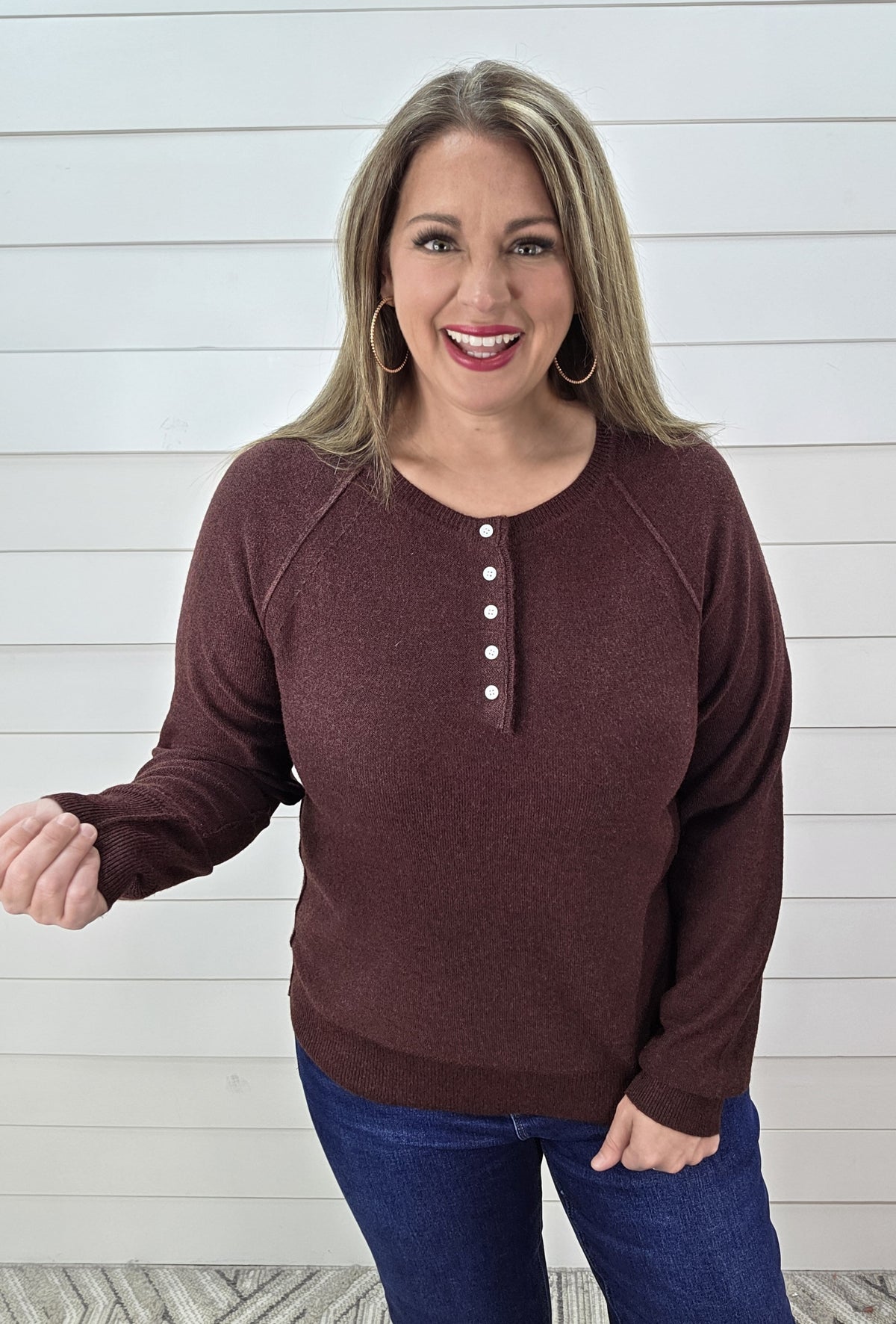 BURGUNDY HENLEY LIGHT WEIGHT RAGLAN SLEEVE PULLOVER SWEATER
